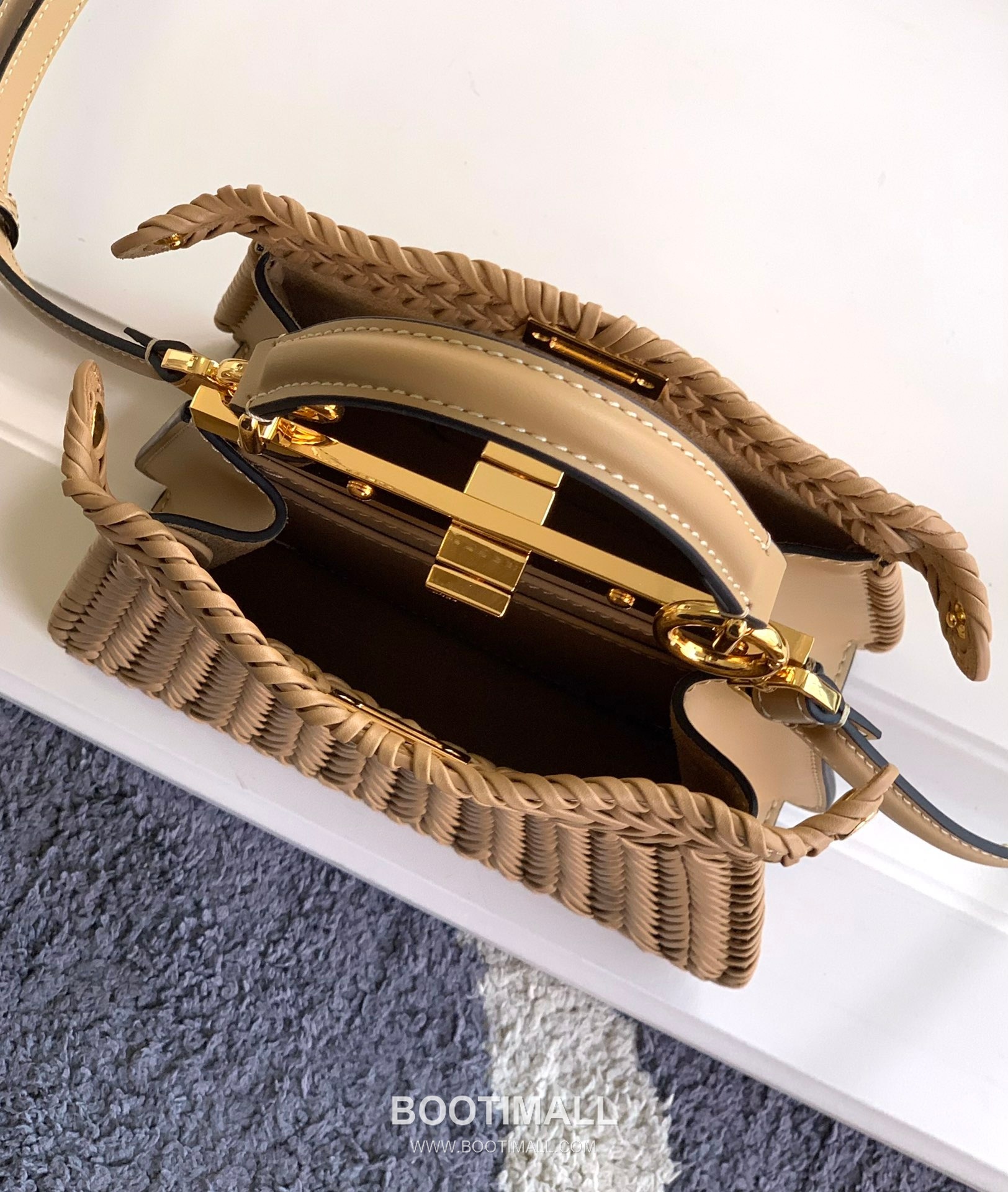 Fendi Peekaboo ISeeU Mini Leather Black Top Handle Bag 펜디 피카부 아이씨유 미니 가죽 블랙 탑핸들백 20cm 12