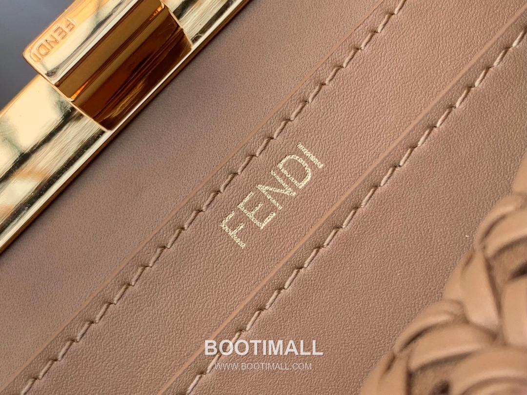 Fendi Peekaboo ISeeU Mini Leather Black Top Handle Bag 펜디 피카부 아이씨유 미니 가죽 블랙 탑핸들백 20cm 13