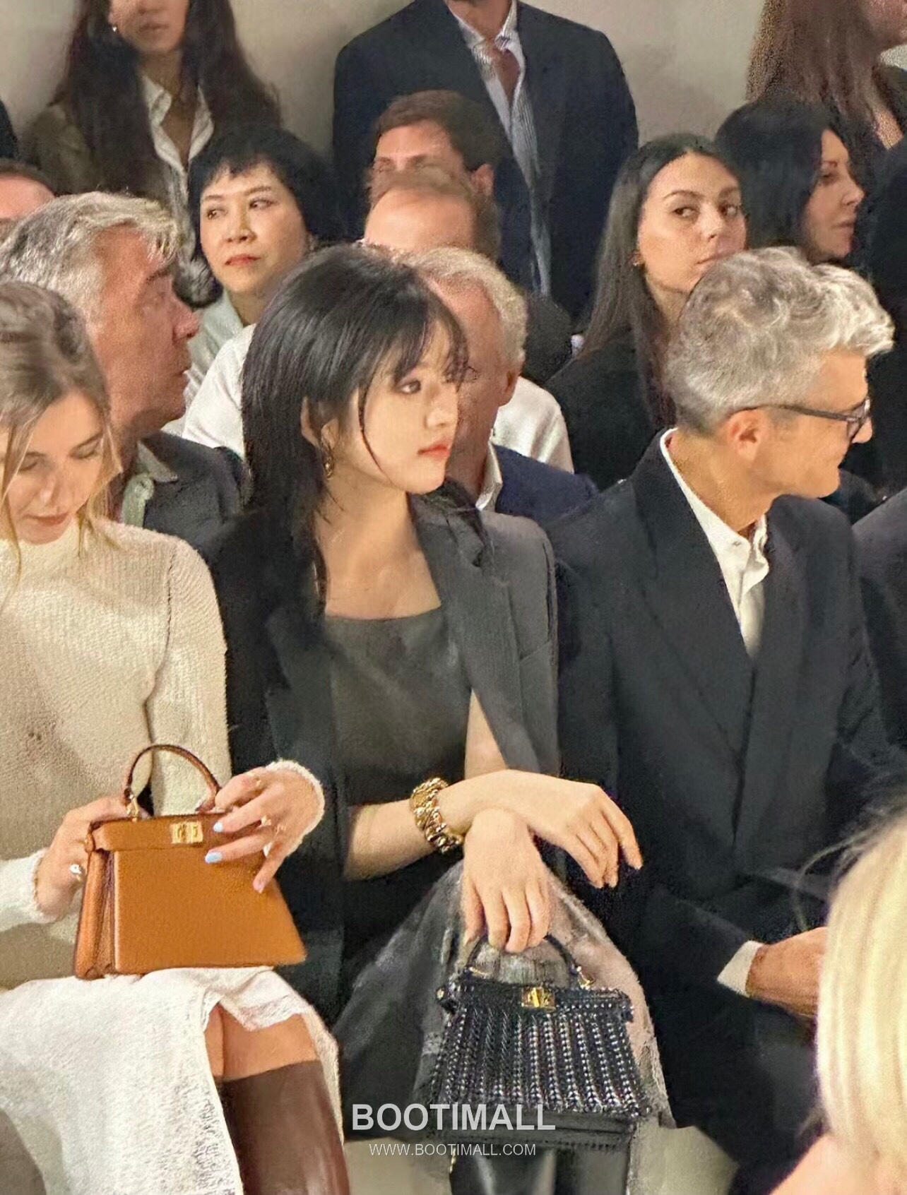 Fendi Peekaboo ISeeU Mini Imported Leather Beige Top Handle Bag 펜디 피카부 아이씨유 미니 수입 가죽 베이지 탑핸들백 20cm 1