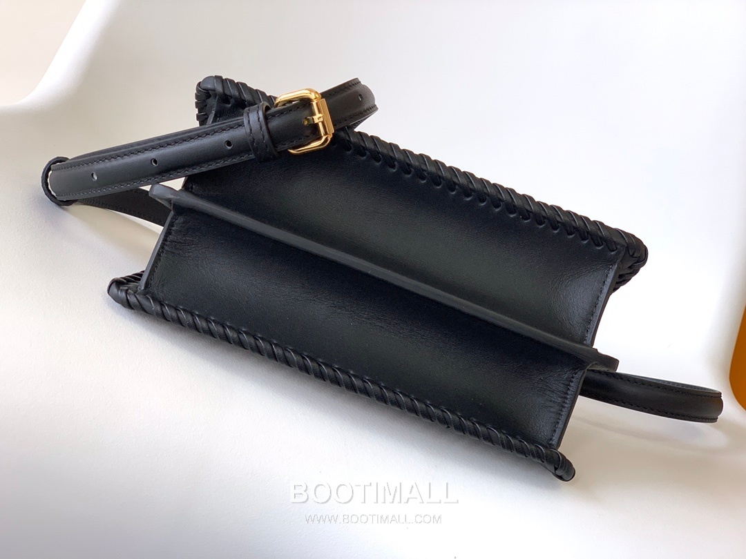 Fendi Peekaboo ISeeU Mini Imported Leather Beige Top Handle Bag 펜디 피카부 아이씨유 미니 수입 가죽 베이지 탑핸들백 20cm 14