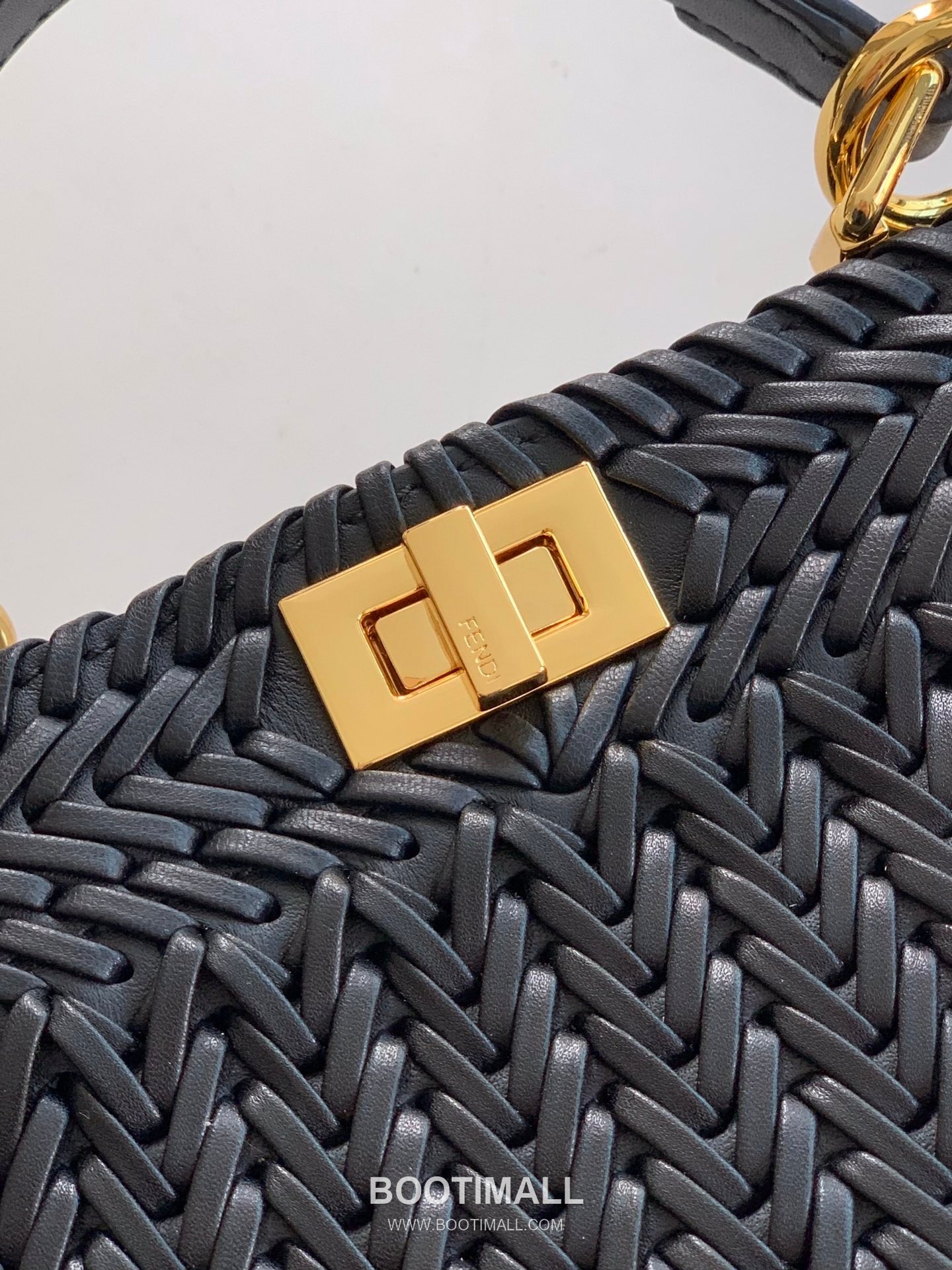 Fendi Peekaboo ISeeU Mini Imported Leather Beige Top Handle Bag 펜디 피카부 아이씨유 미니 수입 가죽 베이지 탑핸들백 20cm 18