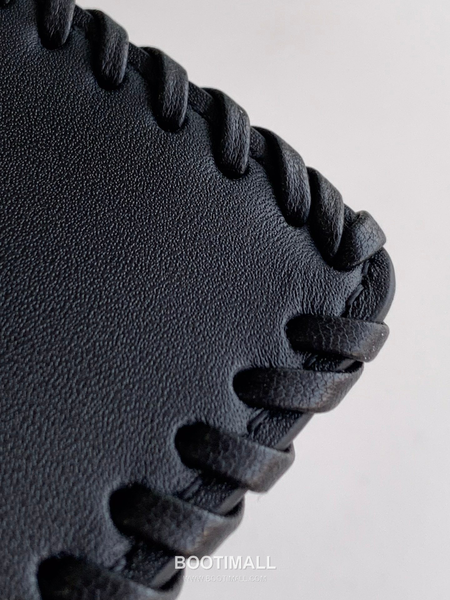 Fendi Peekaboo ISeeU Mini Imported Leather Beige Top Handle Bag 펜디 피카부 아이씨유 미니 수입 가죽 베이지 탑핸들백 20cm 19