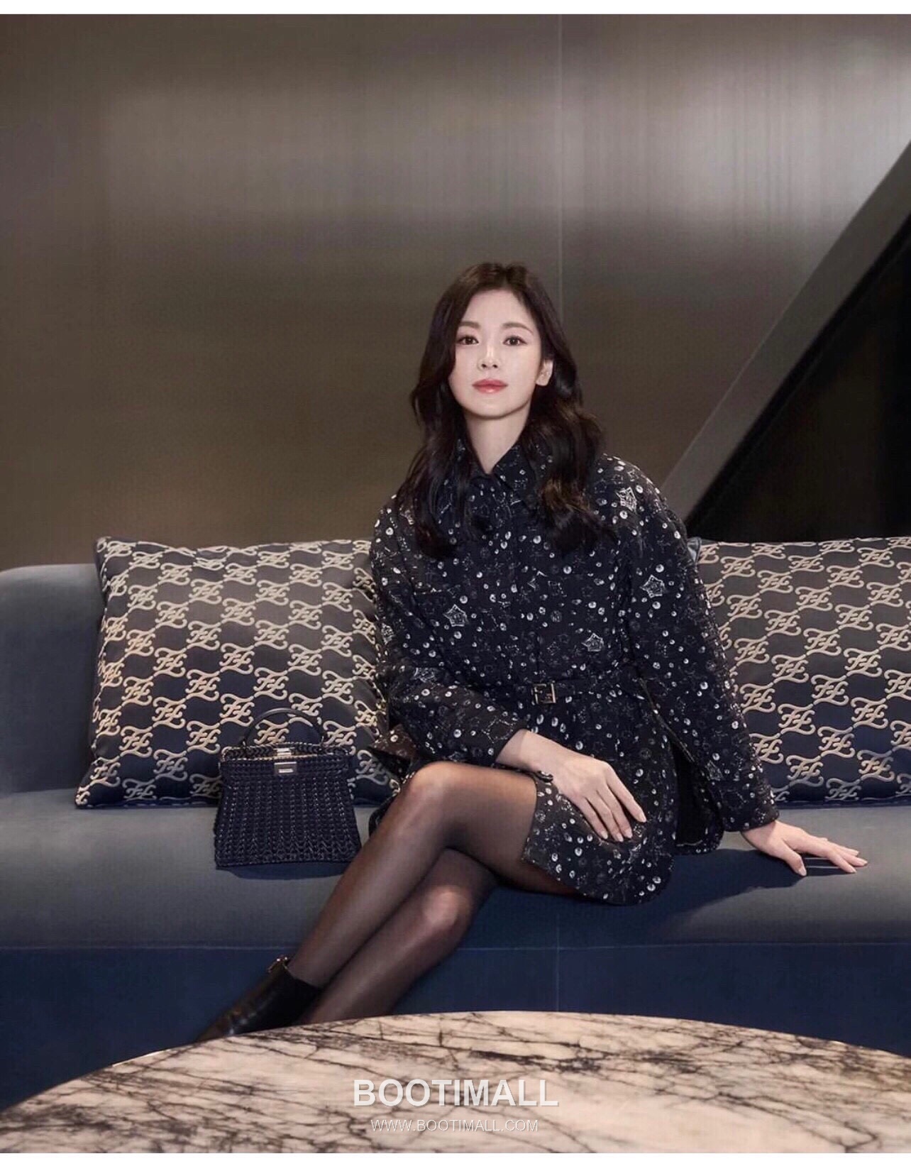 Fendi Peekaboo ISeeU Mini Leather Black Top Handle Bag 펜디 피카부 아이씨유 미니 가죽 블랙 탑핸들백 20cm 1