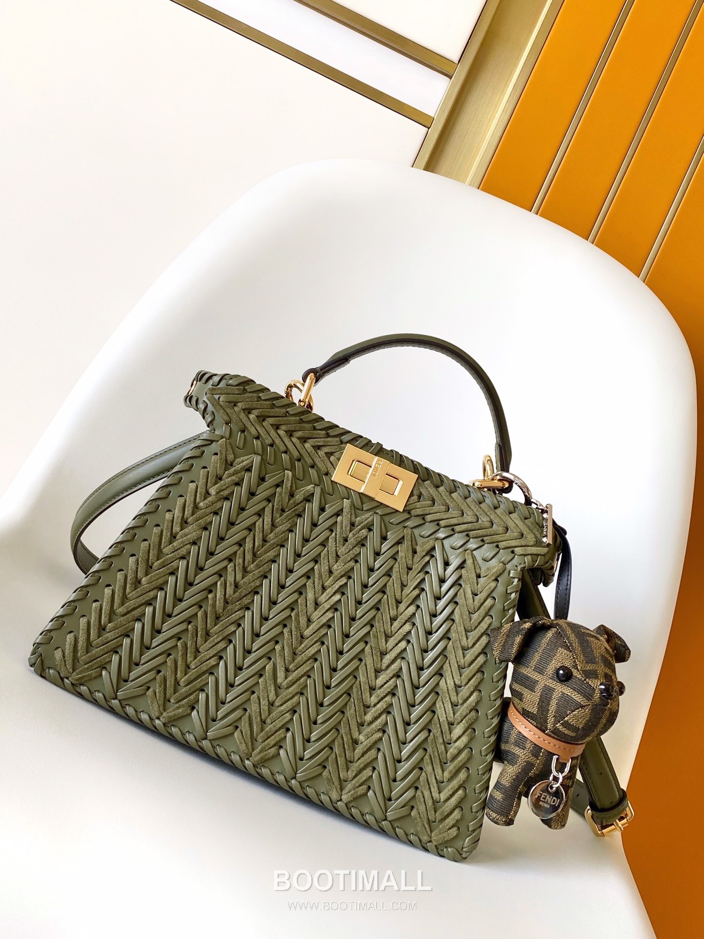 Fendi Peekaboo ISeeU Leather Top Handle Bag 펜디 피카부 아이씨유 가죽 탑핸들백 27cm 9