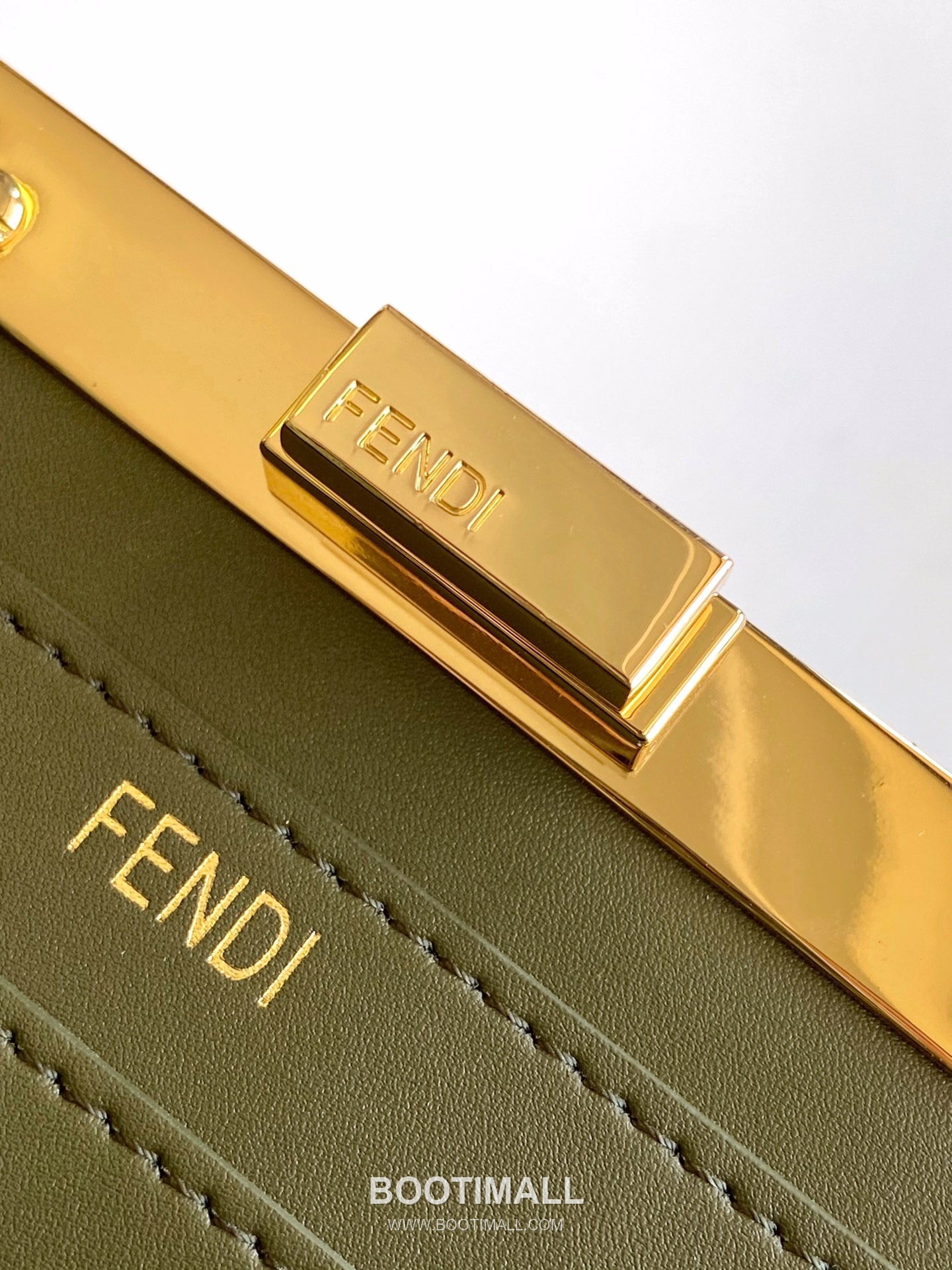 Fendi Peekaboo ISeeU Leather Top Handle Bag 펜디 피카부 아이씨유 가죽 탑핸들백 27cm 14