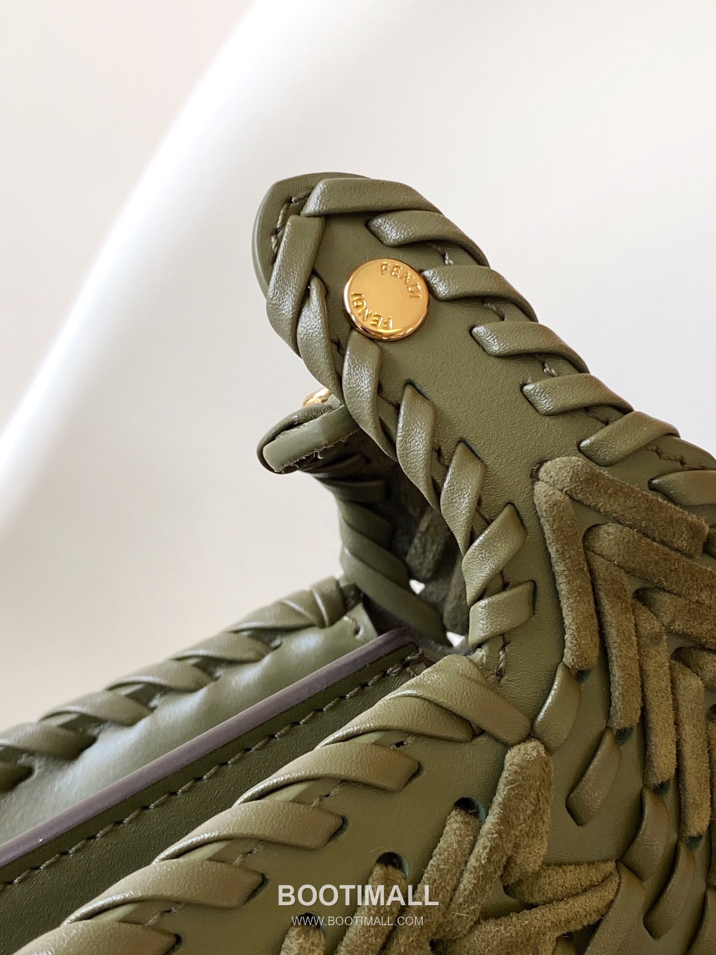 Fendi Peekaboo ISeeU Leather Top Handle Bag 펜디 피카부 아이씨유 가죽 탑핸들백 27cm 15