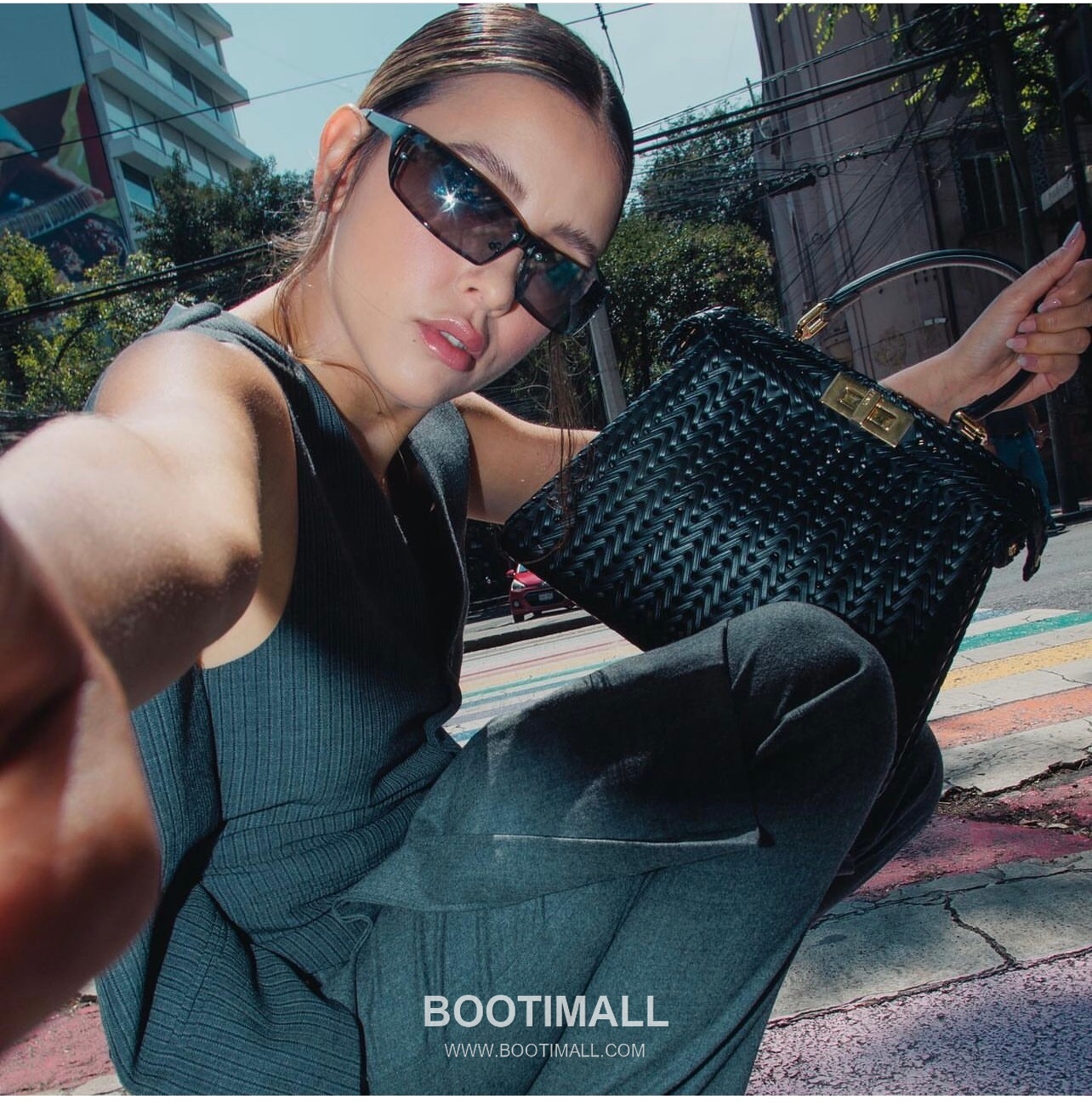 Fendi Peekaboo ISeeU Braided Imported Leather Beige Top Handle Bag 펜디 피카부 아이씨유 브레이디드 수입 가죽 베이지 탑핸들백 27cm 3