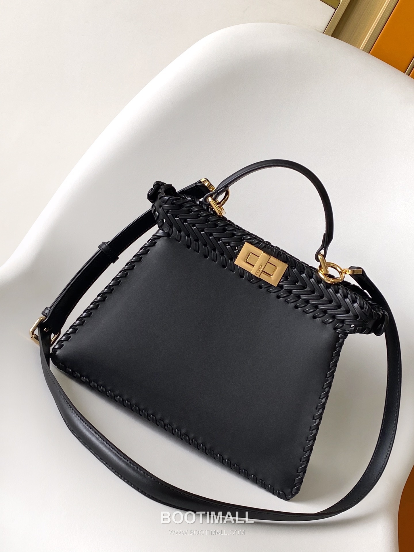 Fendi Peekaboo ISeeU Braided Imported Leather Beige Top Handle Bag 펜디 피카부 아이씨유 브레이디드 수입 가죽 베이지 탑핸들백 27cm 10