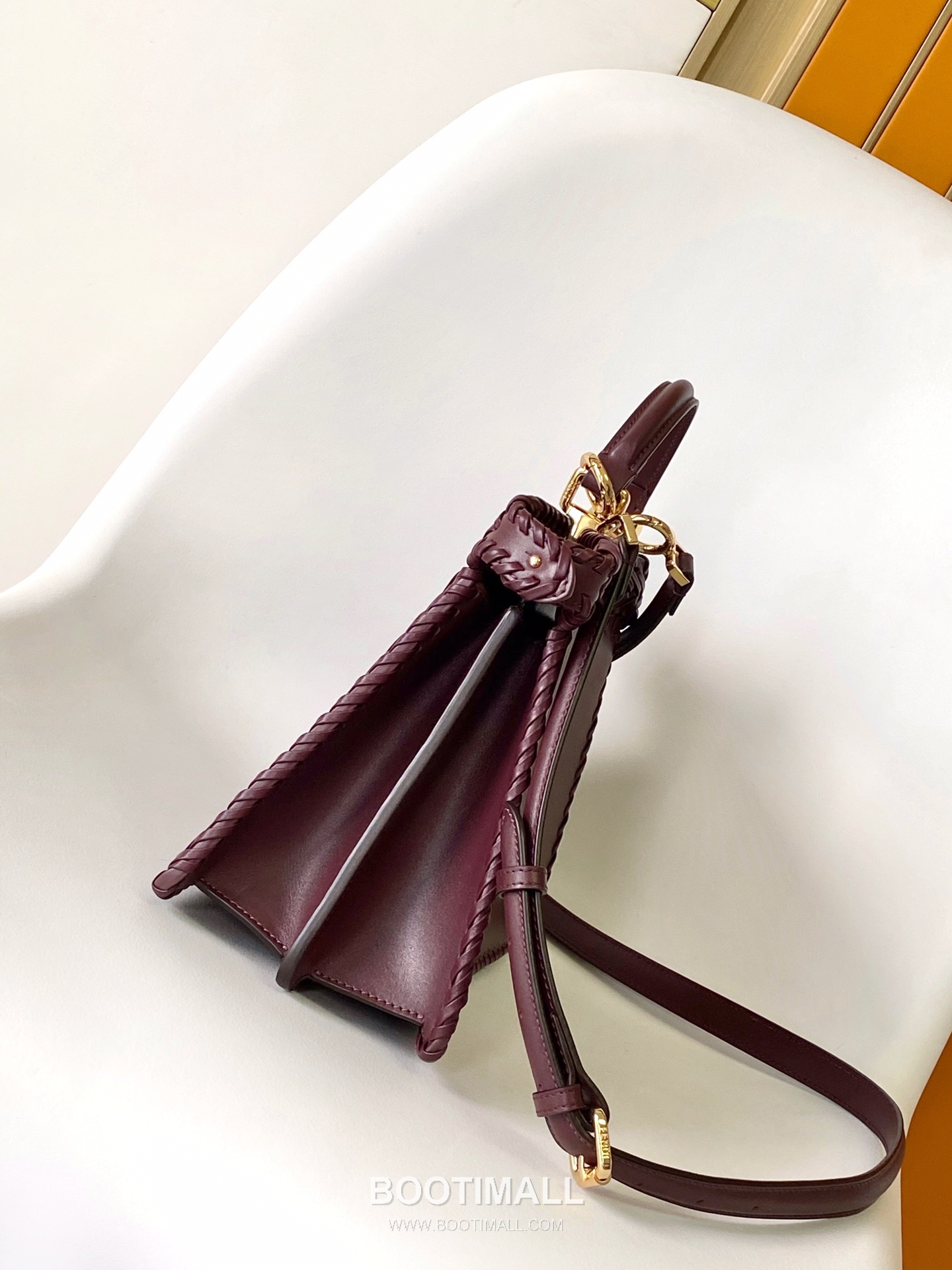 Fendi Peekaboo ISeeU Braided Imported Leather Top Handle Bag 펜디 피카부 아이씨유 브레이디드 수입 가죽 탑핸들백 27cm 9