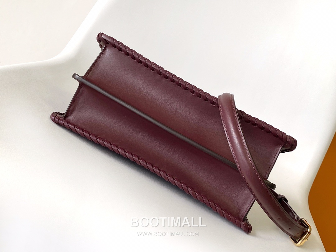 Fendi Peekaboo ISeeU Braided Imported Leather Top Handle Bag 펜디 피카부 아이씨유 브레이디드 수입 가죽 탑핸들백 27cm 10