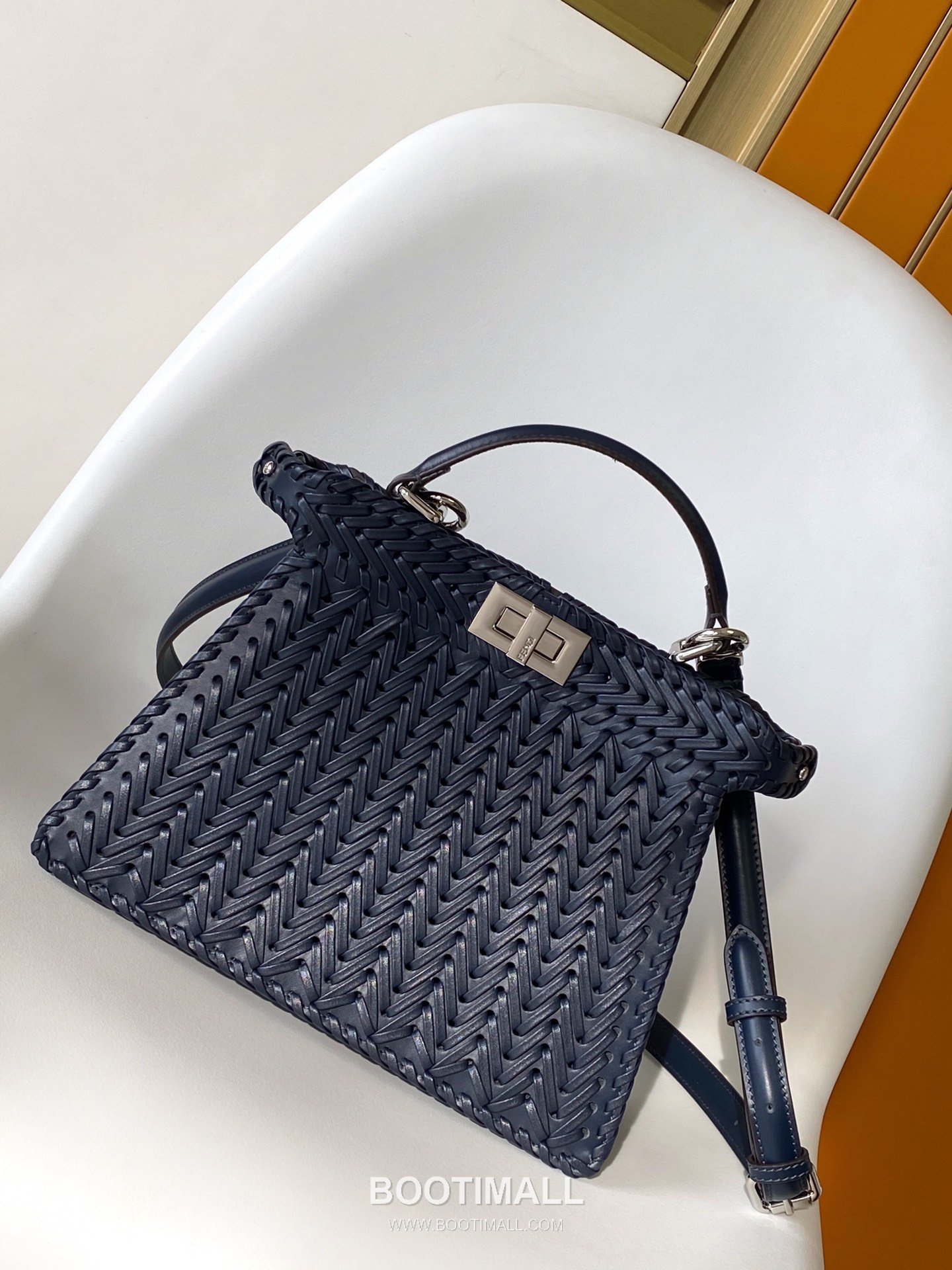 Fendi Peekaboo ISeeU Braided Imported Leather Beige Top Handle Bag 펜디 피카부 아이씨유 브레이디드 수입 가죽 베이지 탑핸들백 27cm 6