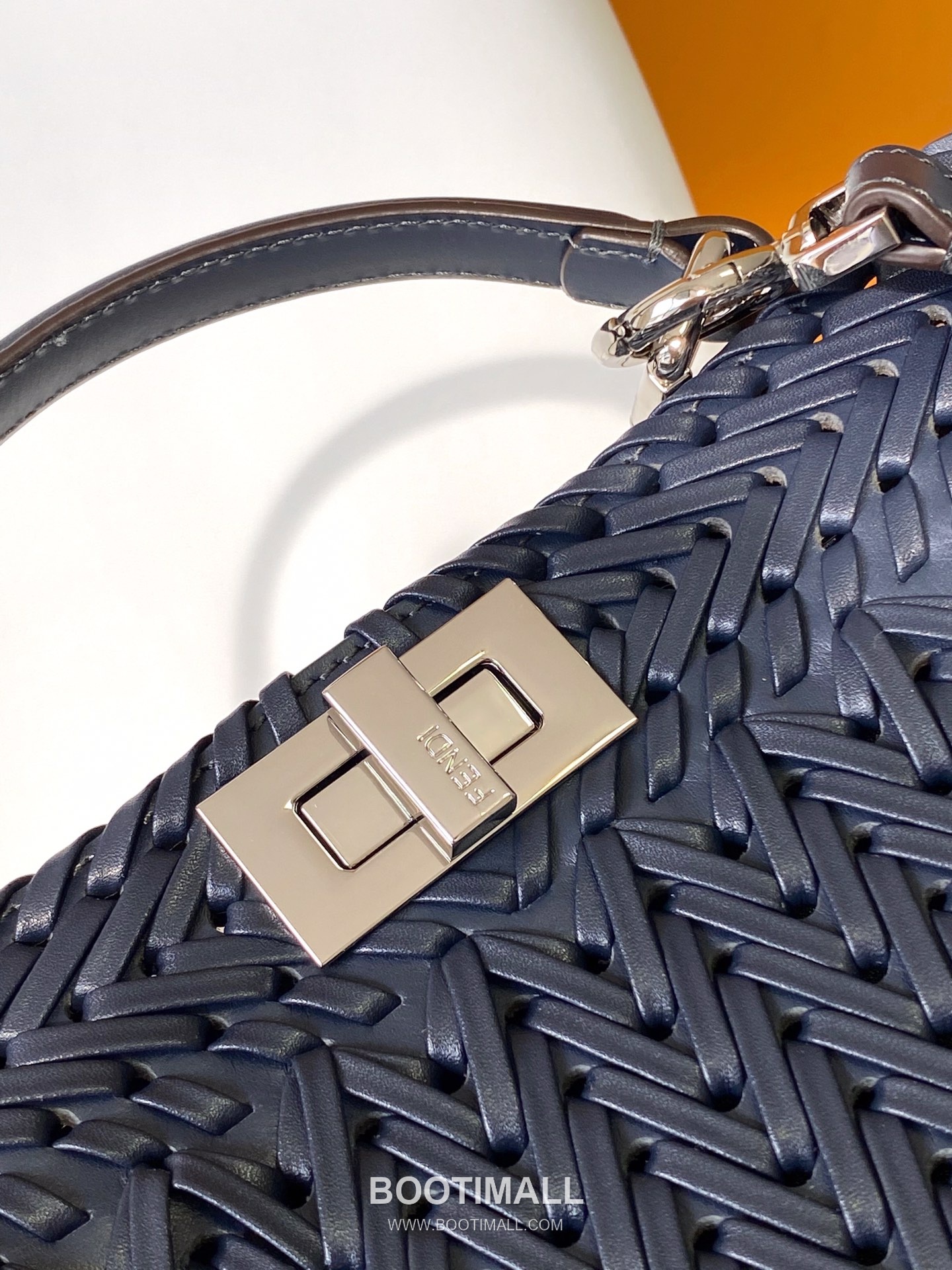 Fendi Peekaboo ISeeU Braided Imported Leather Beige Top Handle Bag 펜디 피카부 아이씨유 브레이디드 수입 가죽 베이지 탑핸들백 27cm 13