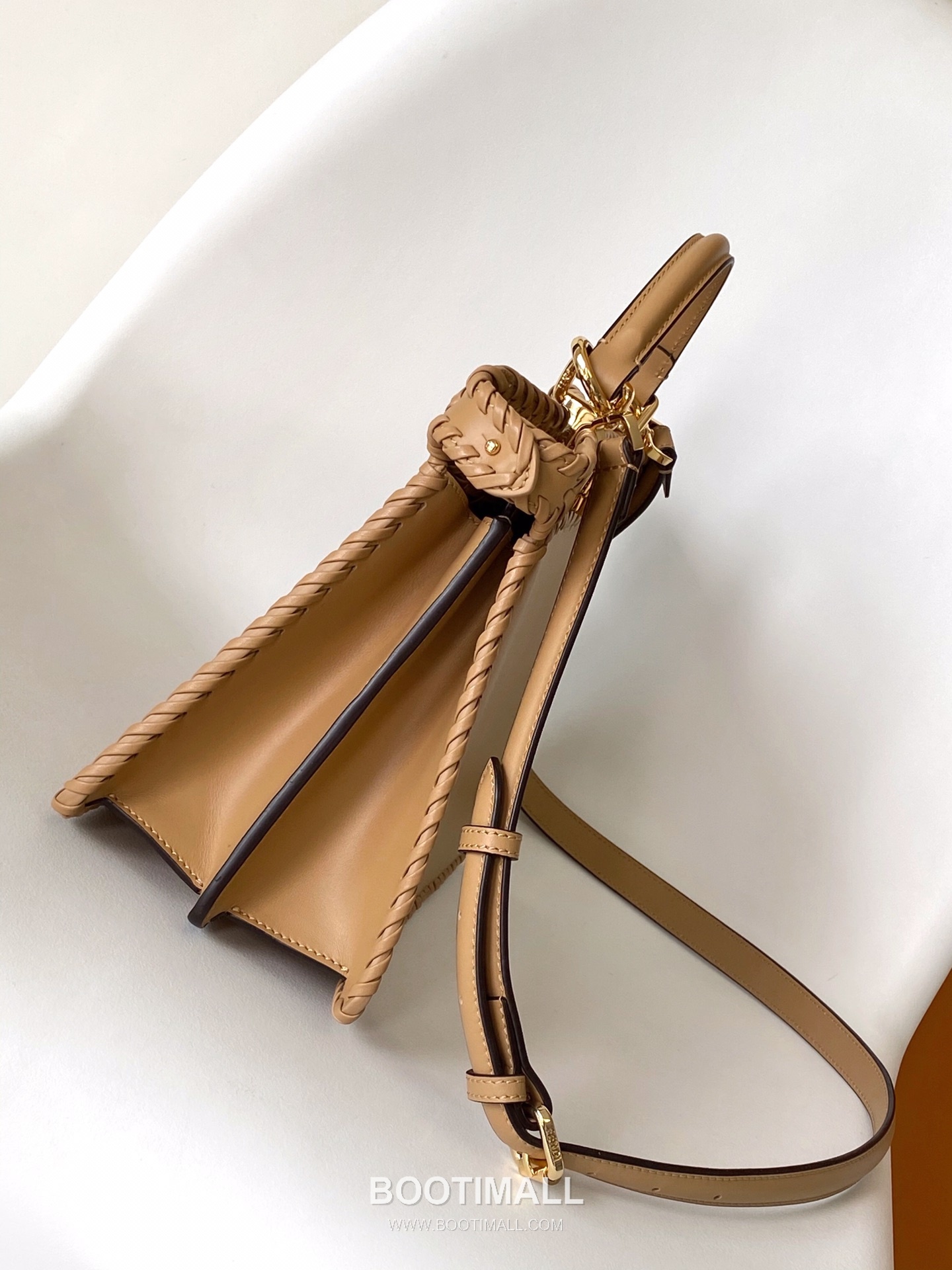 Fendi Peekaboo ISeeU Leather Top Handle Bag 펜디 피카부 아이씨유 가죽 탑핸들백 27cm 8