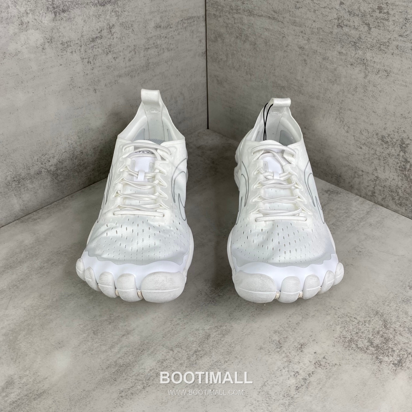 Balenciaga Anatomic Runner Five-Toe Low Sneakers 발렌시아가 아나토믹 러너 파이브토 로우 스니커즈 4