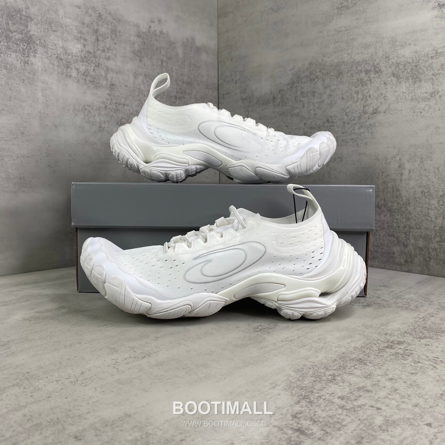 Balenciaga Anatomic Runner Five-Toe Low Sneakers 발렌시아가 아나토믹 러너 파이브토 로우 스니커즈 9