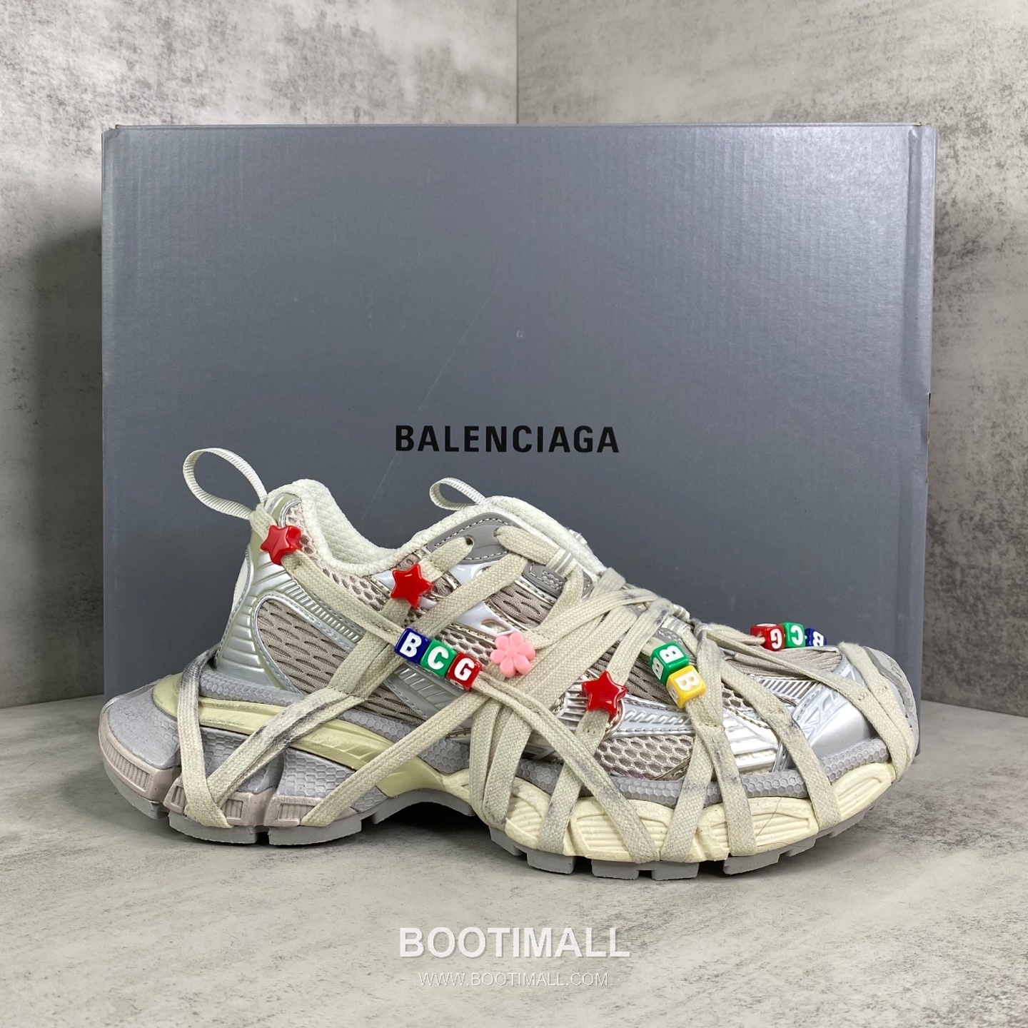 Balenciaga 3XL Extreme Laces Sneakers 발렌시아가 3XL 익스트림 레이스 스니커즈 1