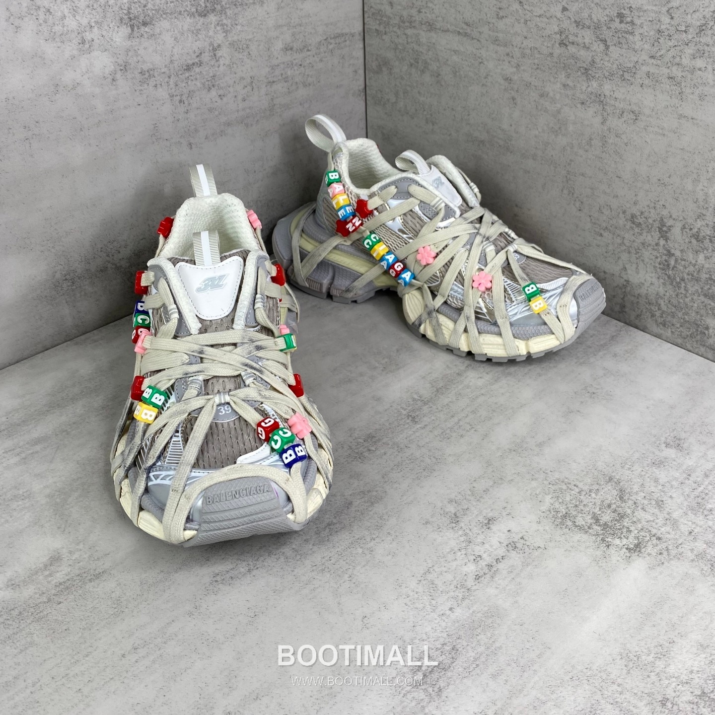 Balenciaga 3XL Extreme Laces Sneakers 발렌시아가 3XL 익스트림 레이스 스니커즈 2