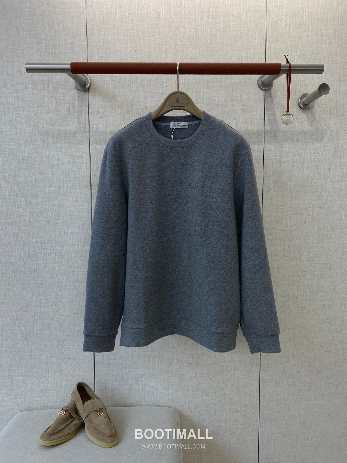 Brunello Cucinelli BC Embroidered Sweatshirt Cotton Black 브루넬로 쿠치넬리 BC 자수 스웨트셔츠 코튼 블랙 1