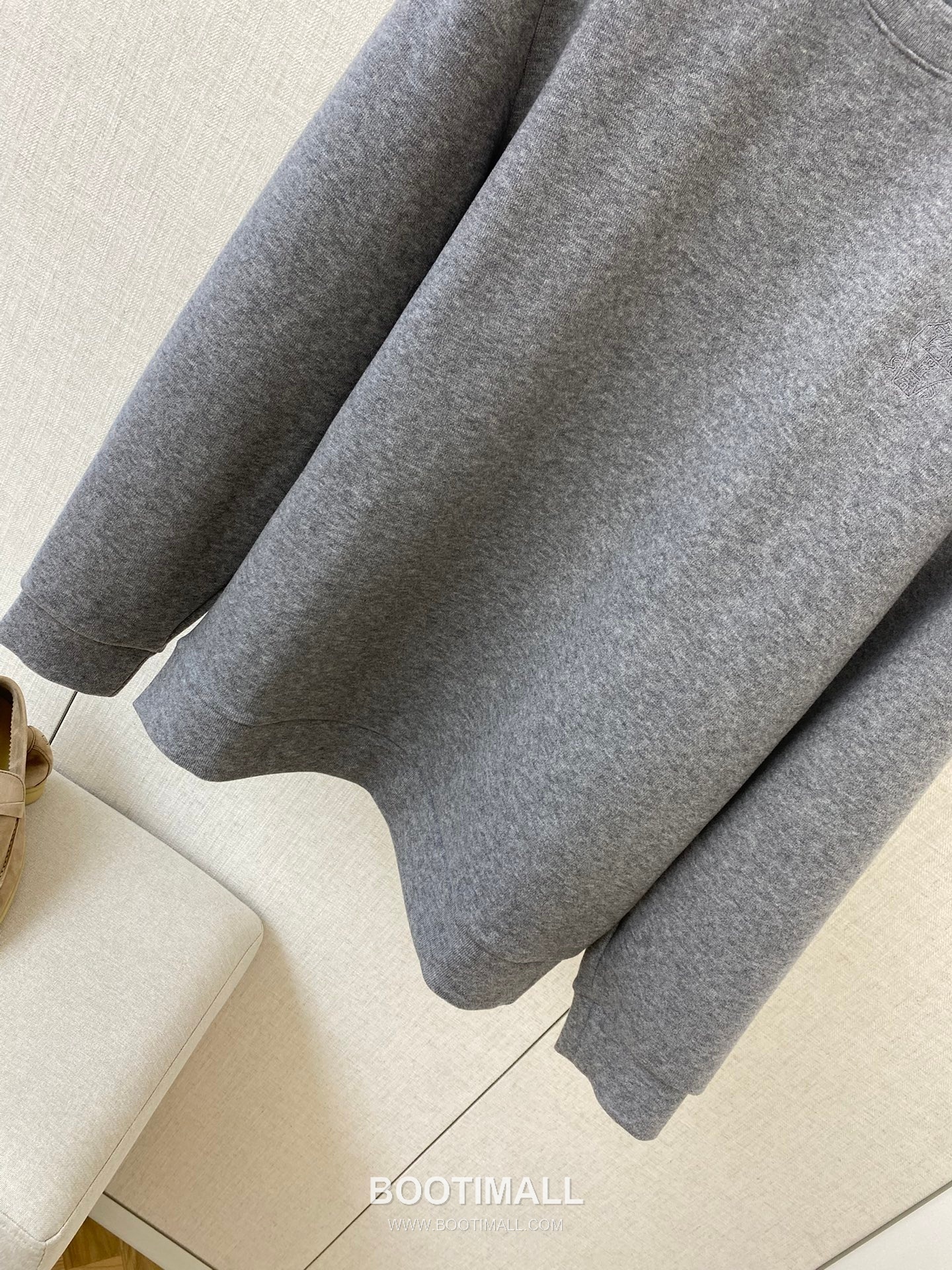 Brunello Cucinelli BC Embroidered Sweatshirt Cotton Black 브루넬로 쿠치넬리 BC 자수 스웨트셔츠 코튼 블랙 4