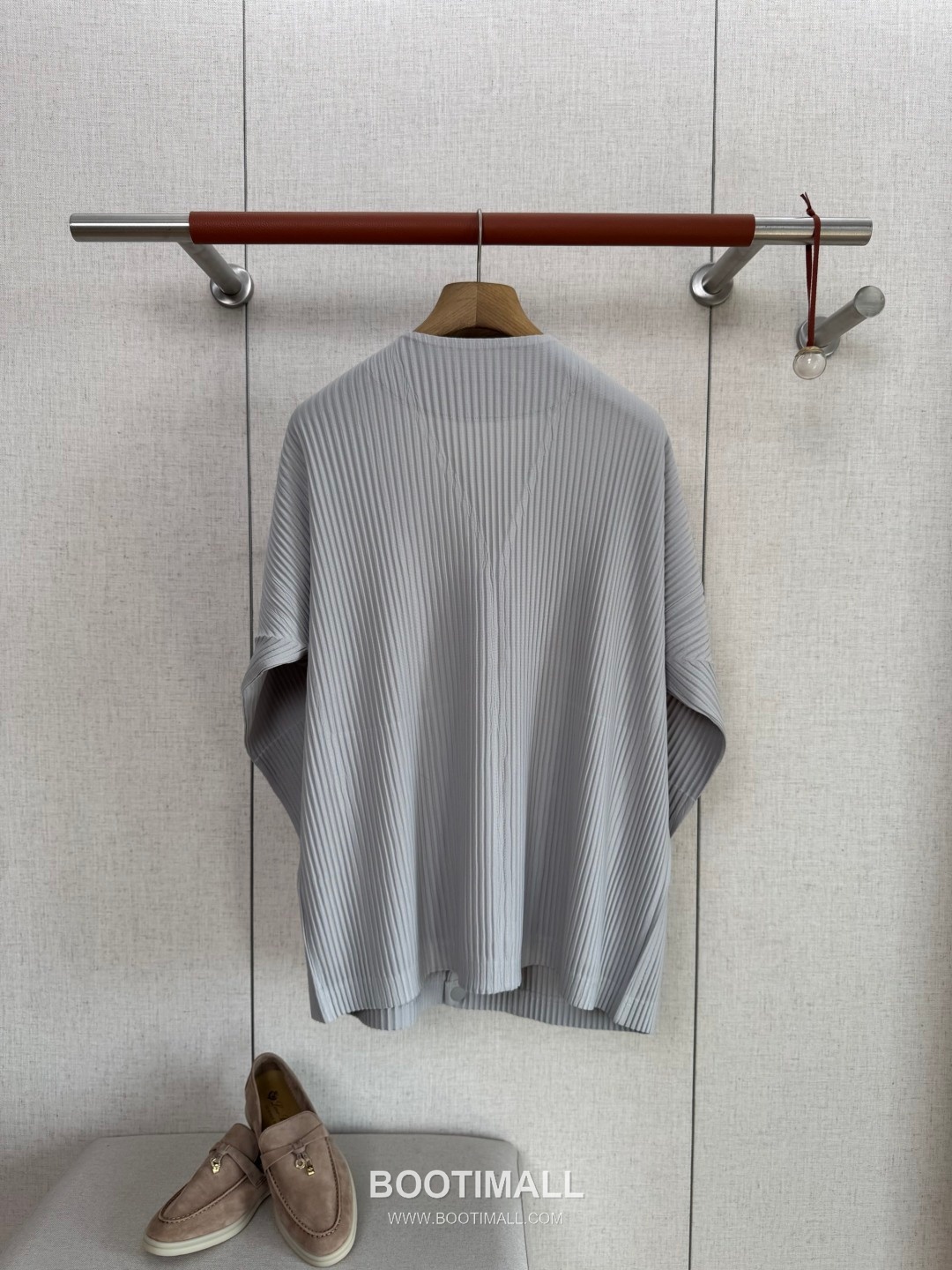 Issey Miyake Vertical Ribbed V-Neck Button Cardigan 이세이 미야케 버티컬 리브드 브이넥 버튼 카디건 2