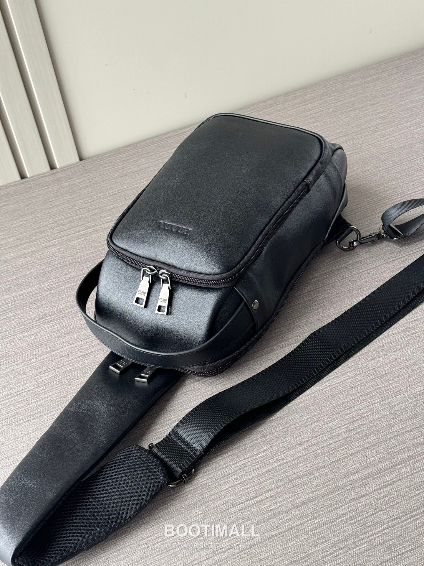 Prada 7085 Calfskin Handheld Chest Smooth Black Crossbody Bag 프라다 7085 카프스킨 핸드헬드 체스트 스무스 블랙 크로스백 33cm 5
