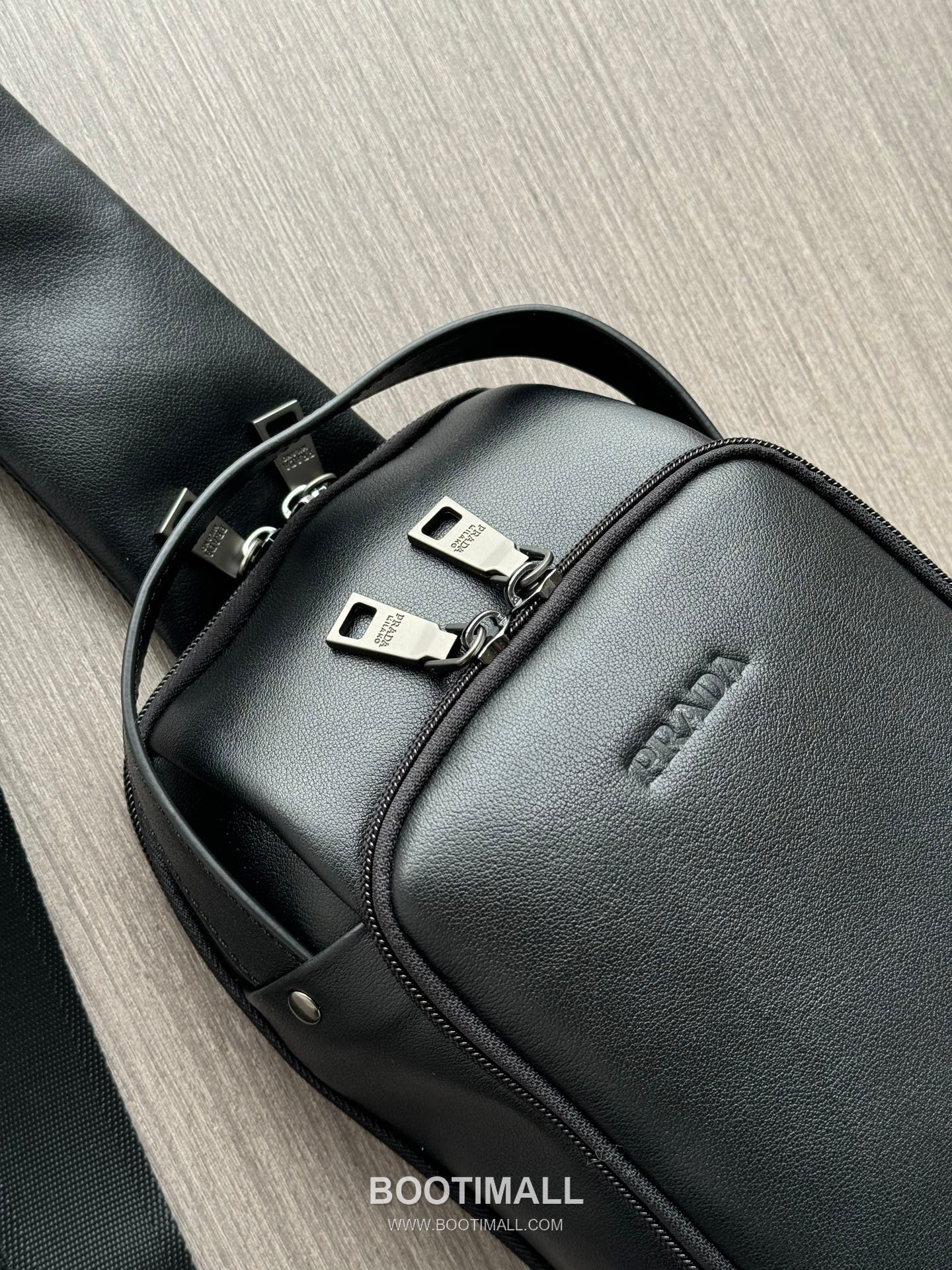Prada 7085 Calfskin Handheld Chest Smooth Black Crossbody Bag 프라다 7085 카프스킨 핸드헬드 체스트 스무스 블랙 크로스백 33cm 6