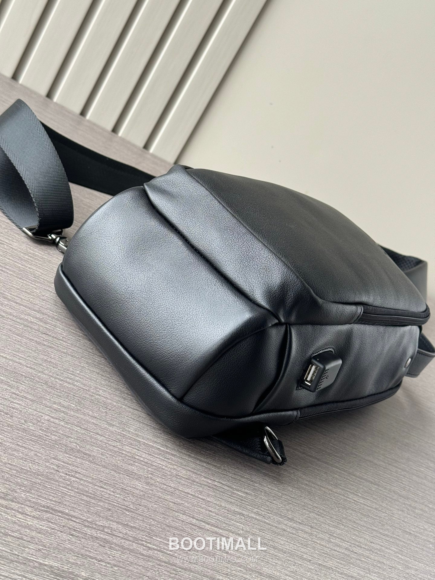 Prada 7085 Calfskin Handheld Chest Smooth Black Crossbody Bag 프라다 7085 카프스킨 핸드헬드 체스트 스무스 블랙 크로스백 33cm 8