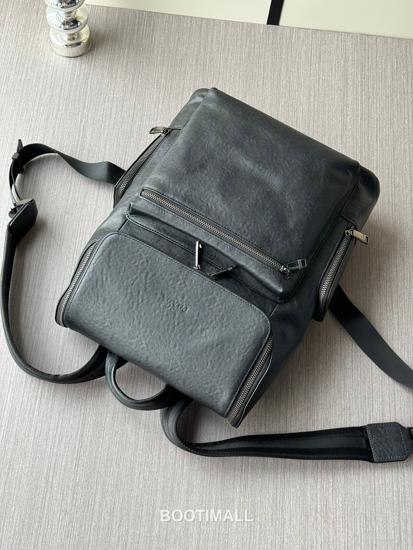 Prada 7006 Logo-Embossed Vegetable-Tanned Calfskin Black Backpack 프라다 7006 로고 엠보스드 베지터블 탠드 카프스킨 블랙 백팩 40cm 7