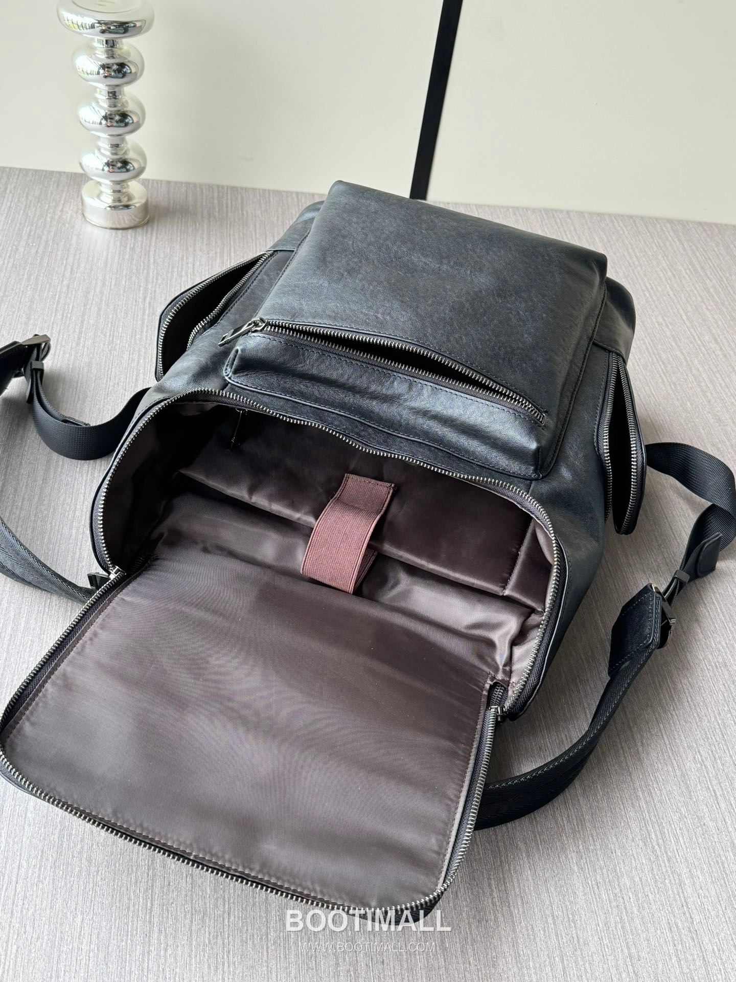 Prada 7006 Logo-Embossed Vegetable-Tanned Calfskin Black Backpack 프라다 7006 로고 엠보스드 베지터블 탠드 카프스킨 블랙 백팩 40cm 8