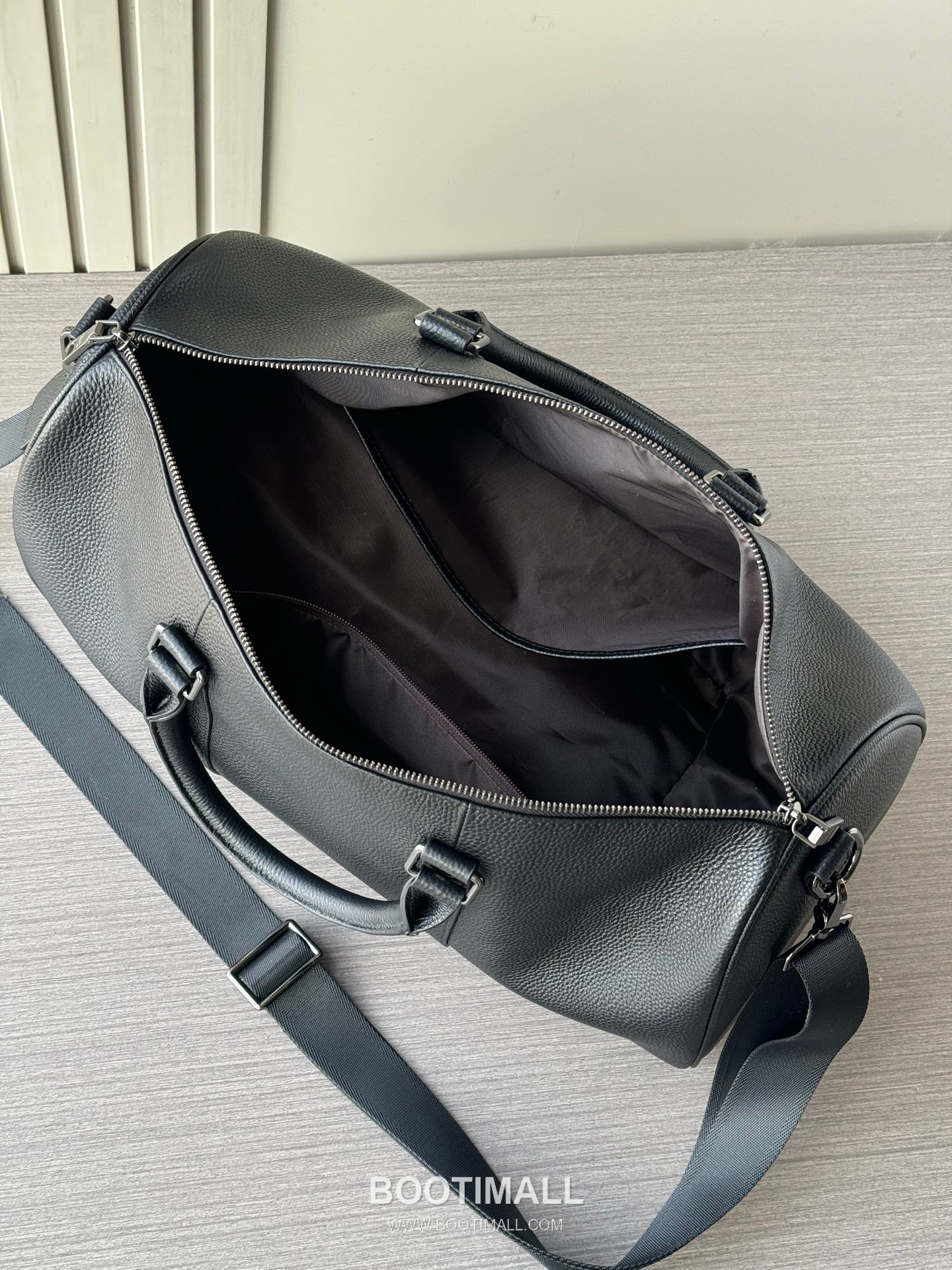 Montblanc 9997-3 Travel Bag Litchi-Grain Calfskin Black 몽블랑 9997-3 트래블백 리치 그레인 카프스킨 보스턴 블랙 47cm 9