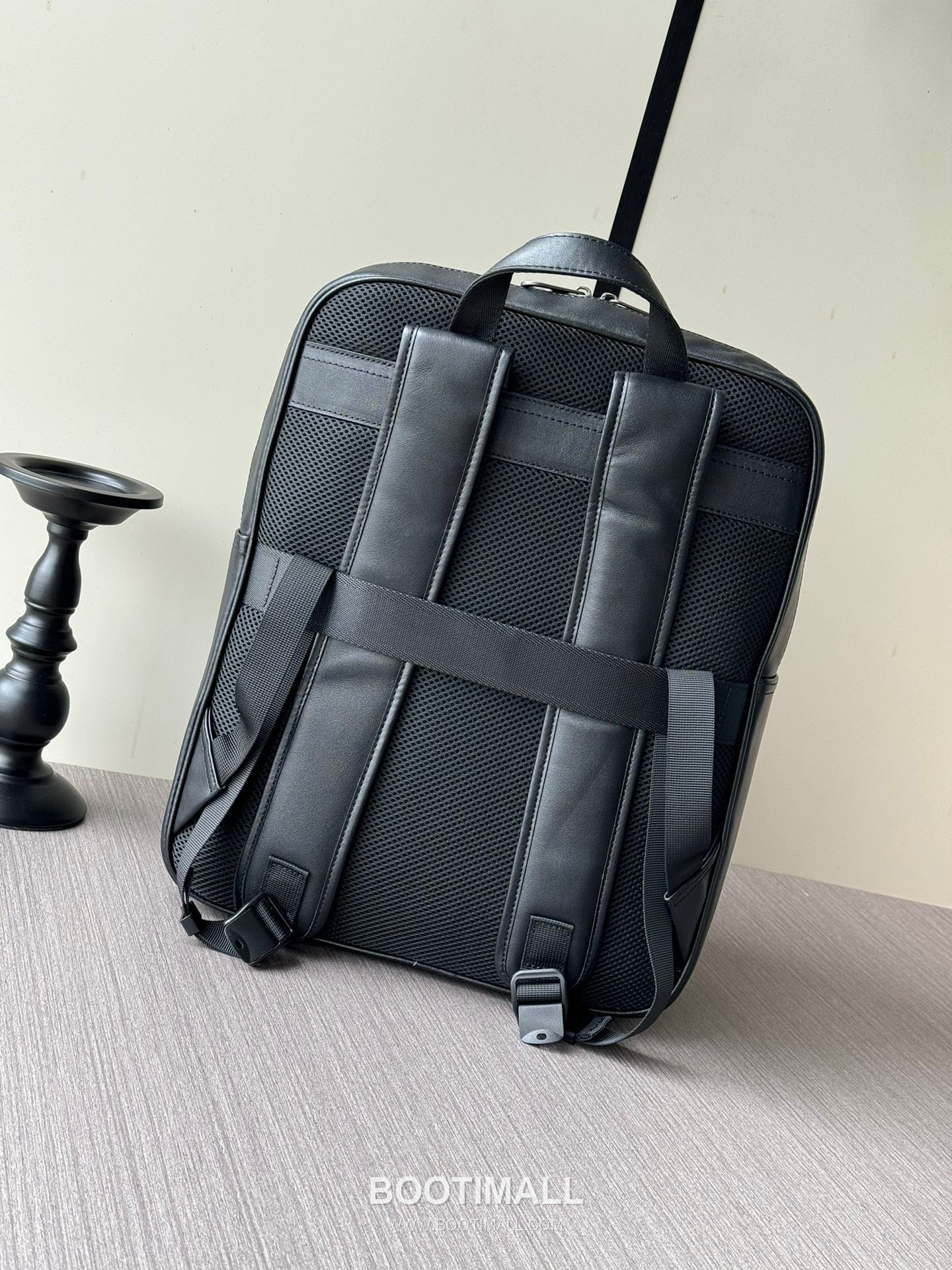 Bottega Veneta Intrecciato 7035 Backpack Calfskin Black 보테가 베네타 인트레치아토 7035 백팩 카프스킨 블랙 41cm 2