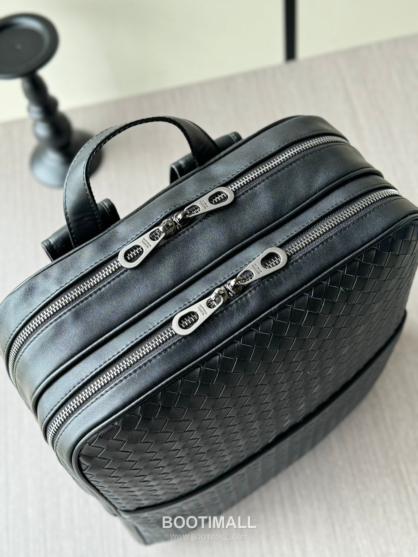 Bottega Veneta Intrecciato 7035 Backpack Calfskin Black 보테가 베네타 인트레치아토 7035 백팩 카프스킨 블랙 41cm 6