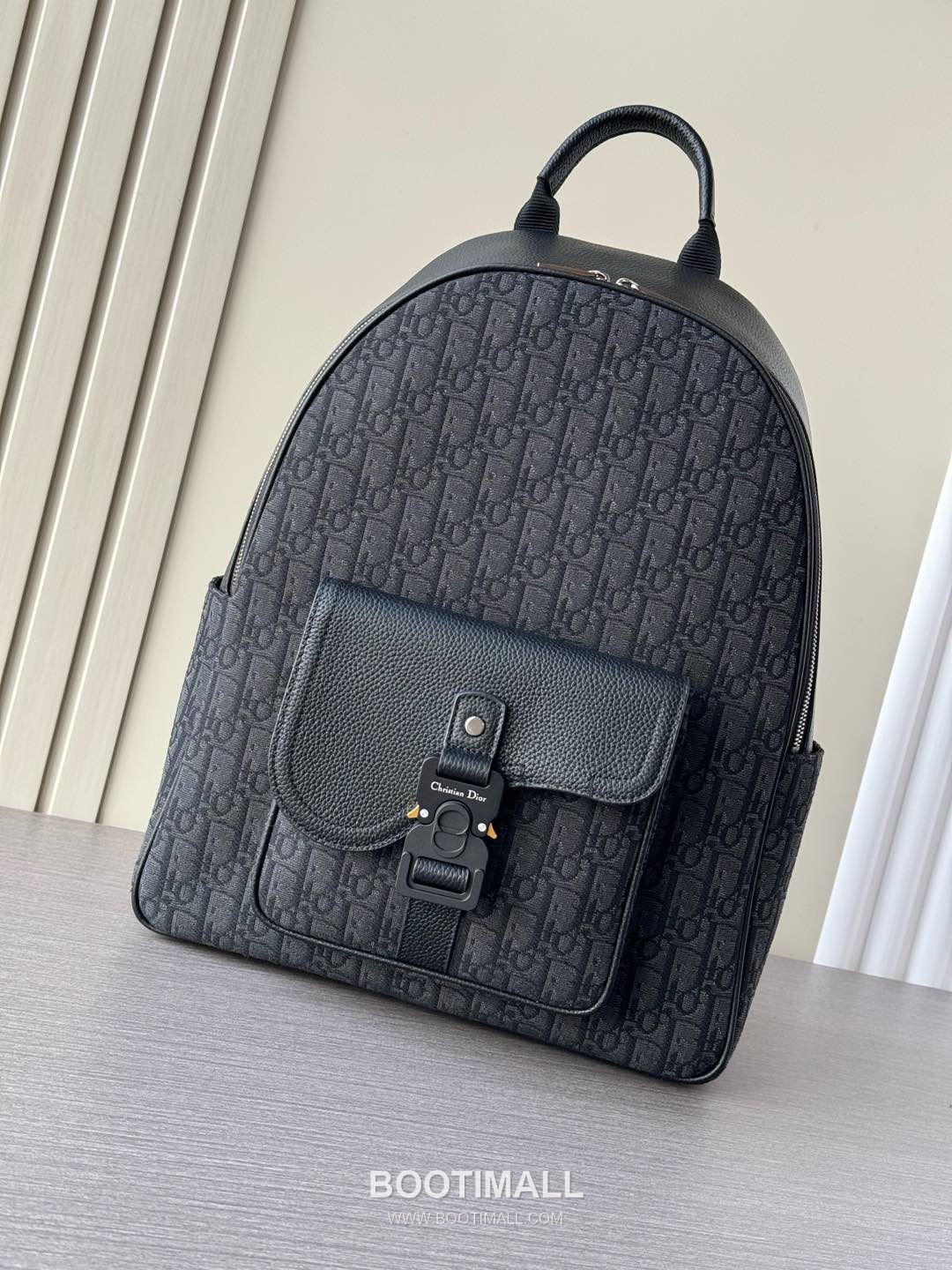 Dior Saddle Zip Oblique Backpack Cotton Tech Fabric Grained Cowhide Black 디올 새들 지퍼 오블리크 백팩 코튼 테크 패브릭 그레인드 소가죽 블랙 43.5cm 1