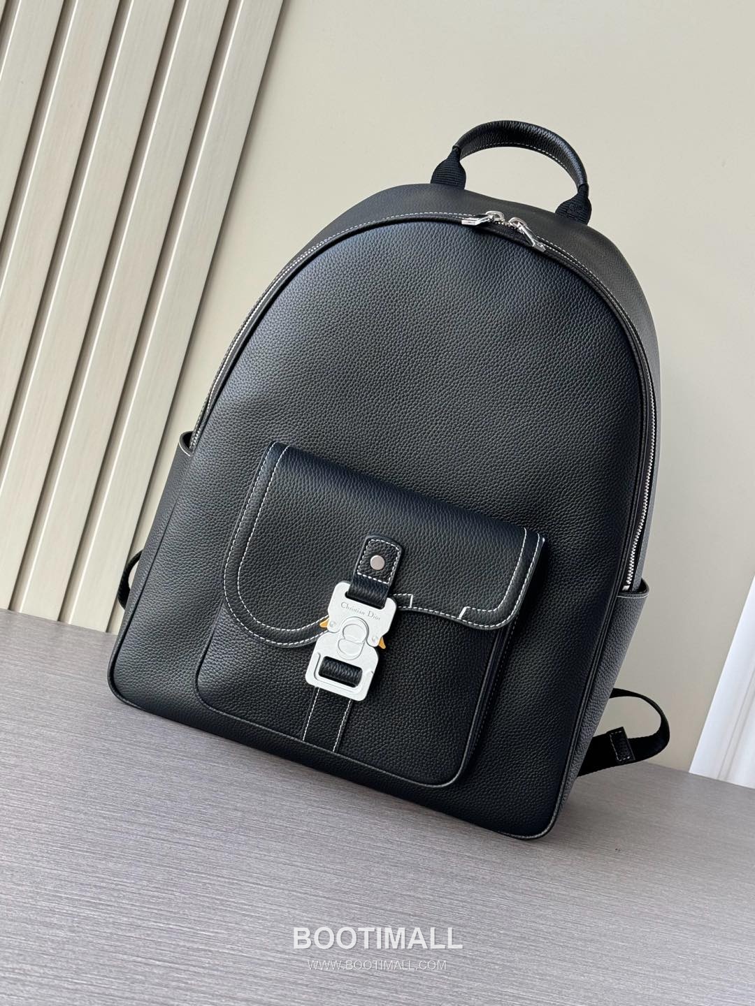 Dior Saddle Zip Backpack Grained Calfskin Black 디올 새들 지퍼 백팩 그레인드 카프스킨 블랙 43.5cm 1