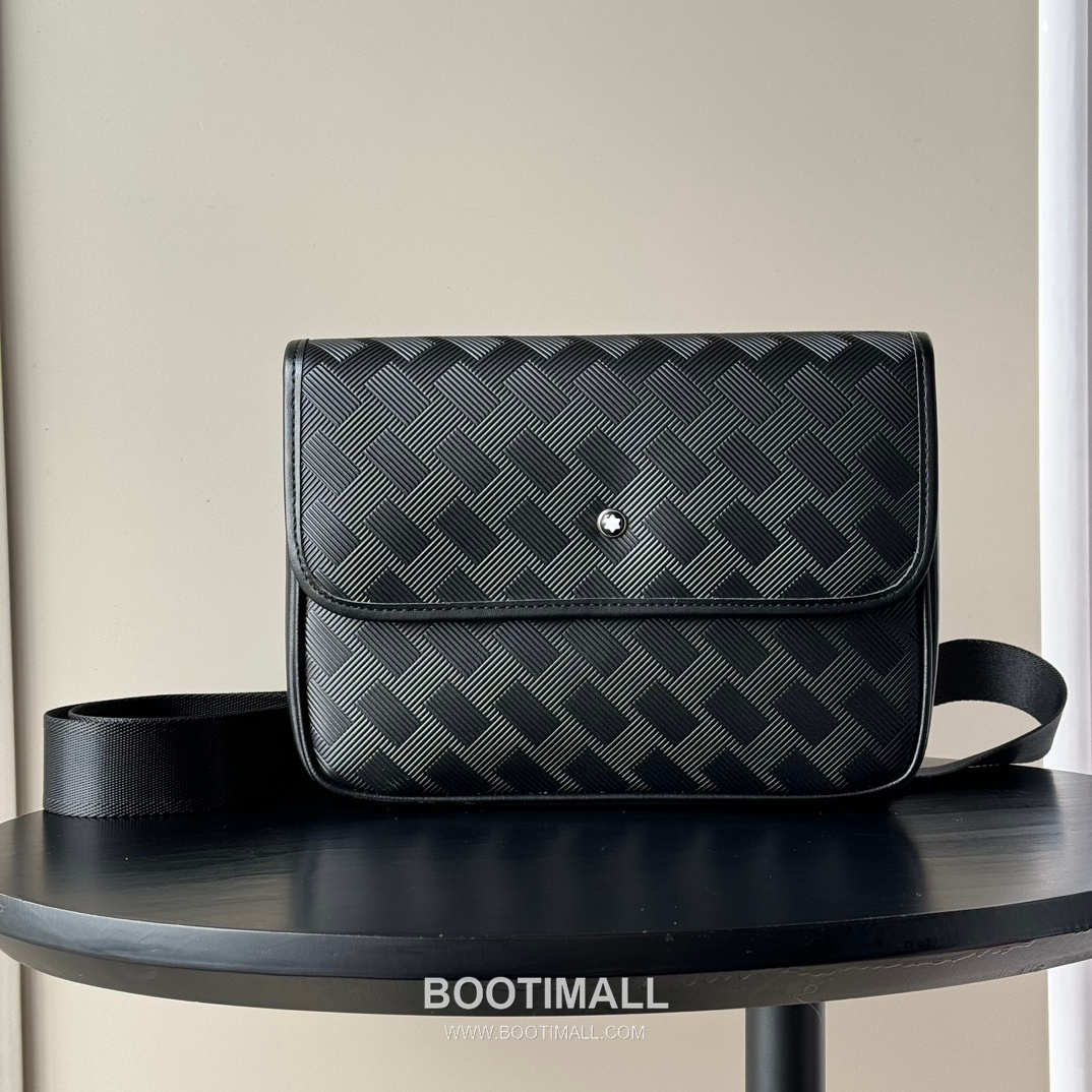 Montblanc 7077 Calfskin Pouch Italian Black Crossbody Bag 몽블랑 7077 카프스킨 파우치 이탈리아 블랙 크로스백 26cm 1