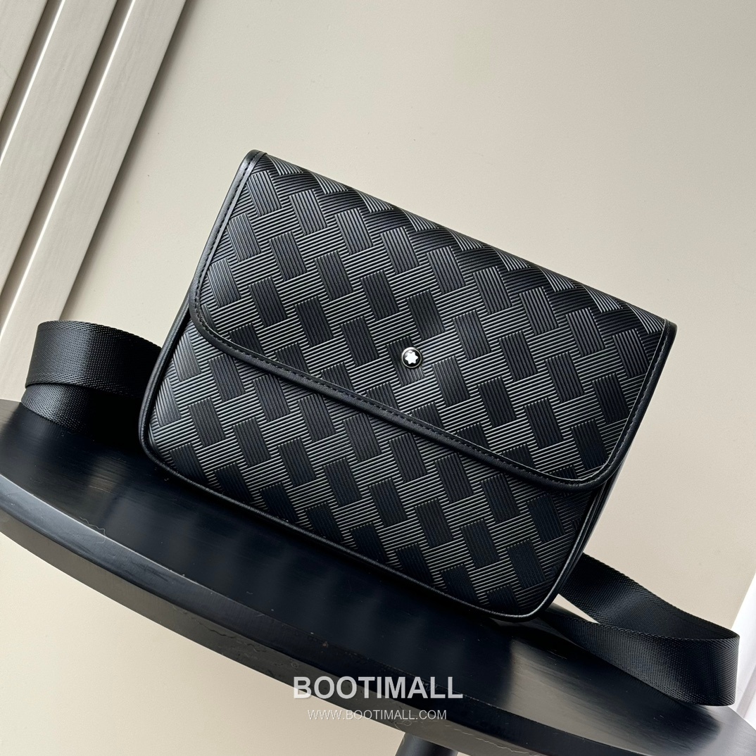 Montblanc 7077 Calfskin Pouch Italian Black Crossbody Bag 몽블랑 7077 카프스킨 파우치 이탈리아 블랙 크로스백 26cm 2