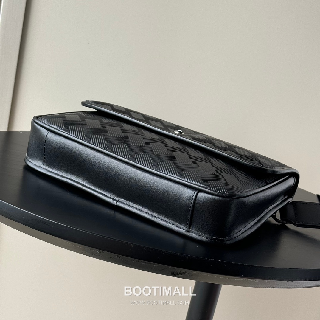 Montblanc 7077 Calfskin Pouch Italian Black Crossbody Bag 몽블랑 7077 카프스킨 파우치 이탈리아 블랙 크로스백 26cm 7