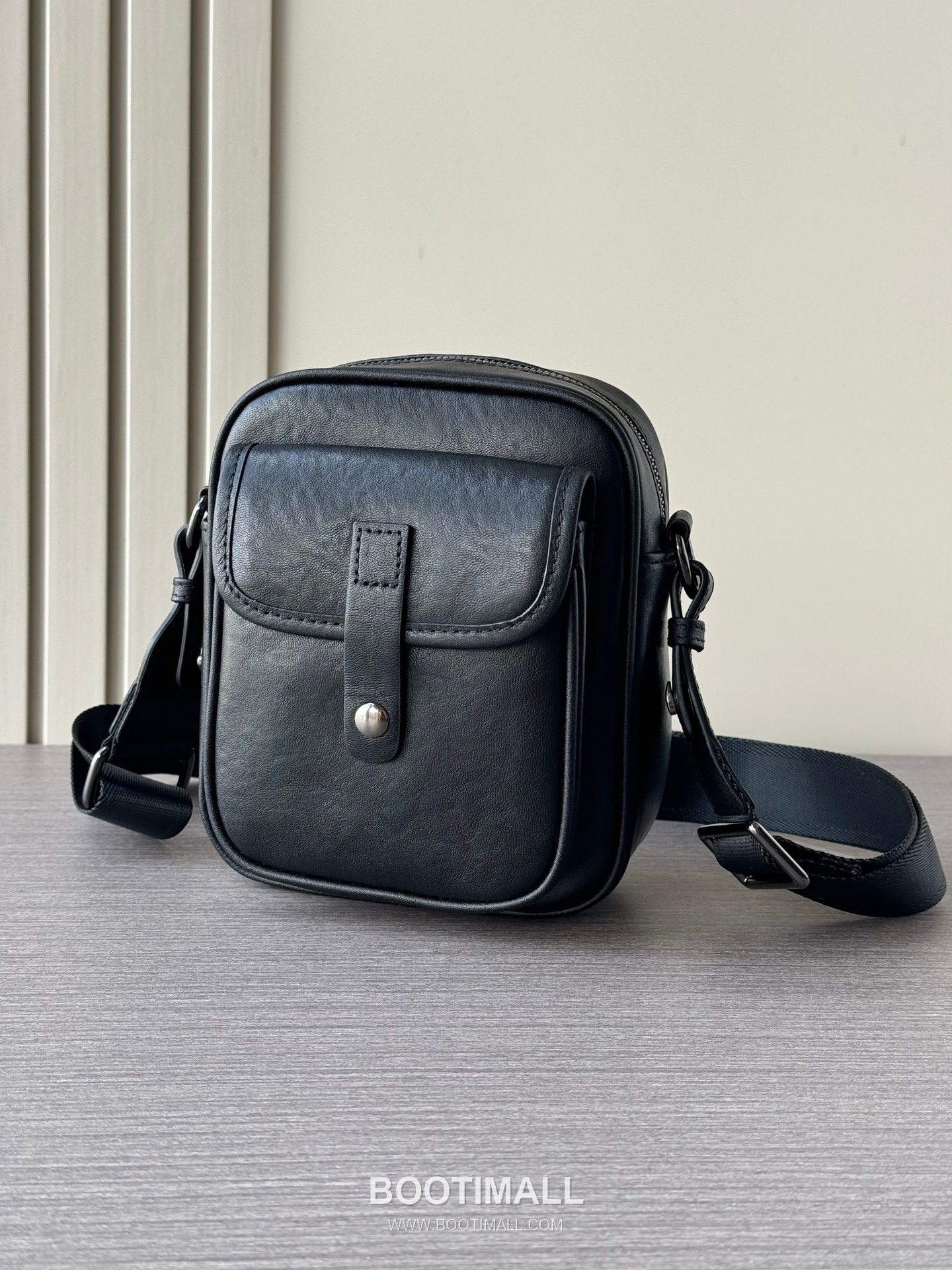 Prada 6886 Small Crossbody Vegetable-Tanned Calfskin Black Bag 프라다 6886 스몰 크로스백 베지터블 탠드 카프스킨 블랙 19cm 1