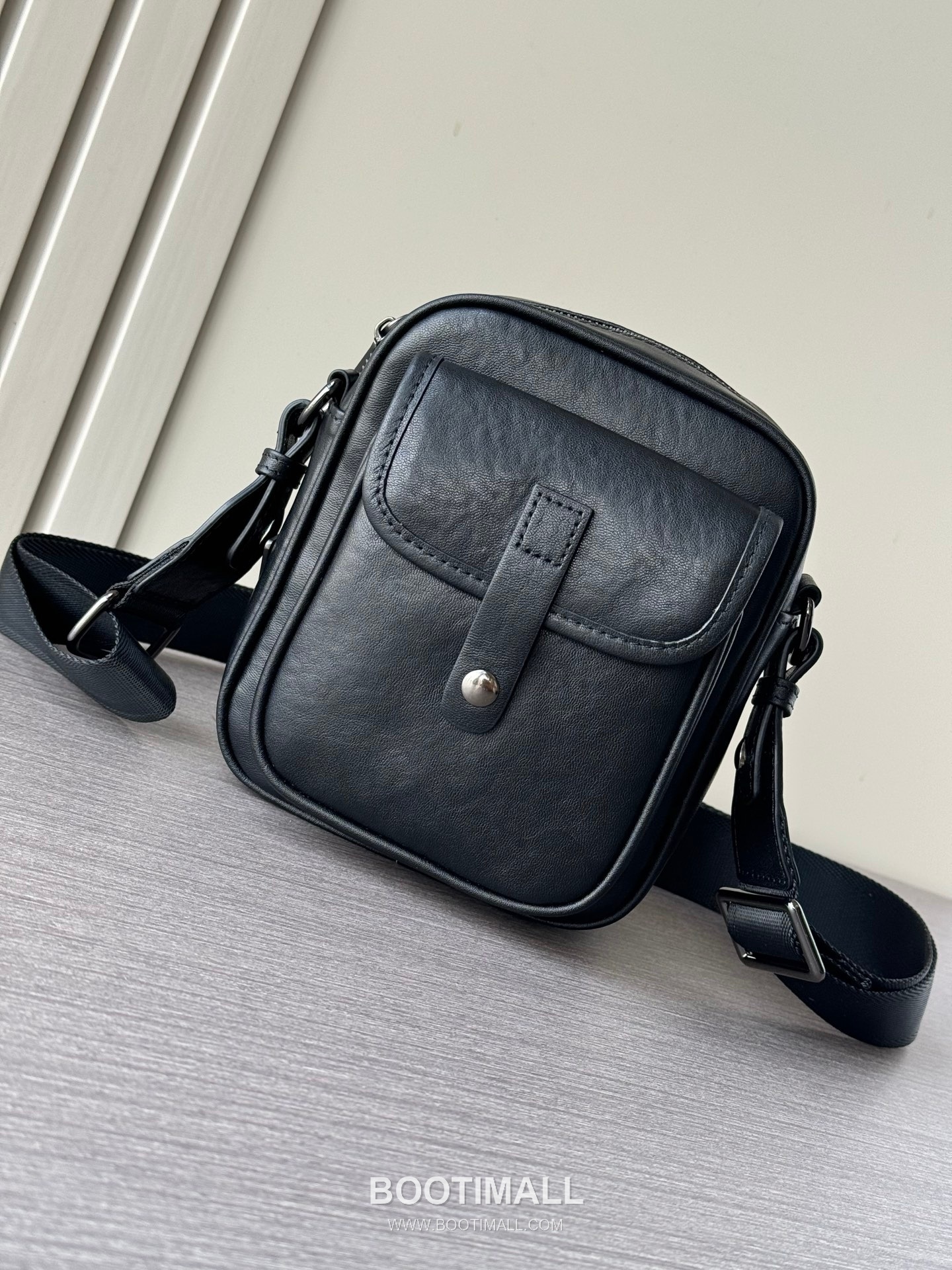 Prada 6886 Small Crossbody Vegetable-Tanned Calfskin Black Bag 프라다 6886 스몰 크로스백 베지터블 탠드 카프스킨 블랙 19cm 3