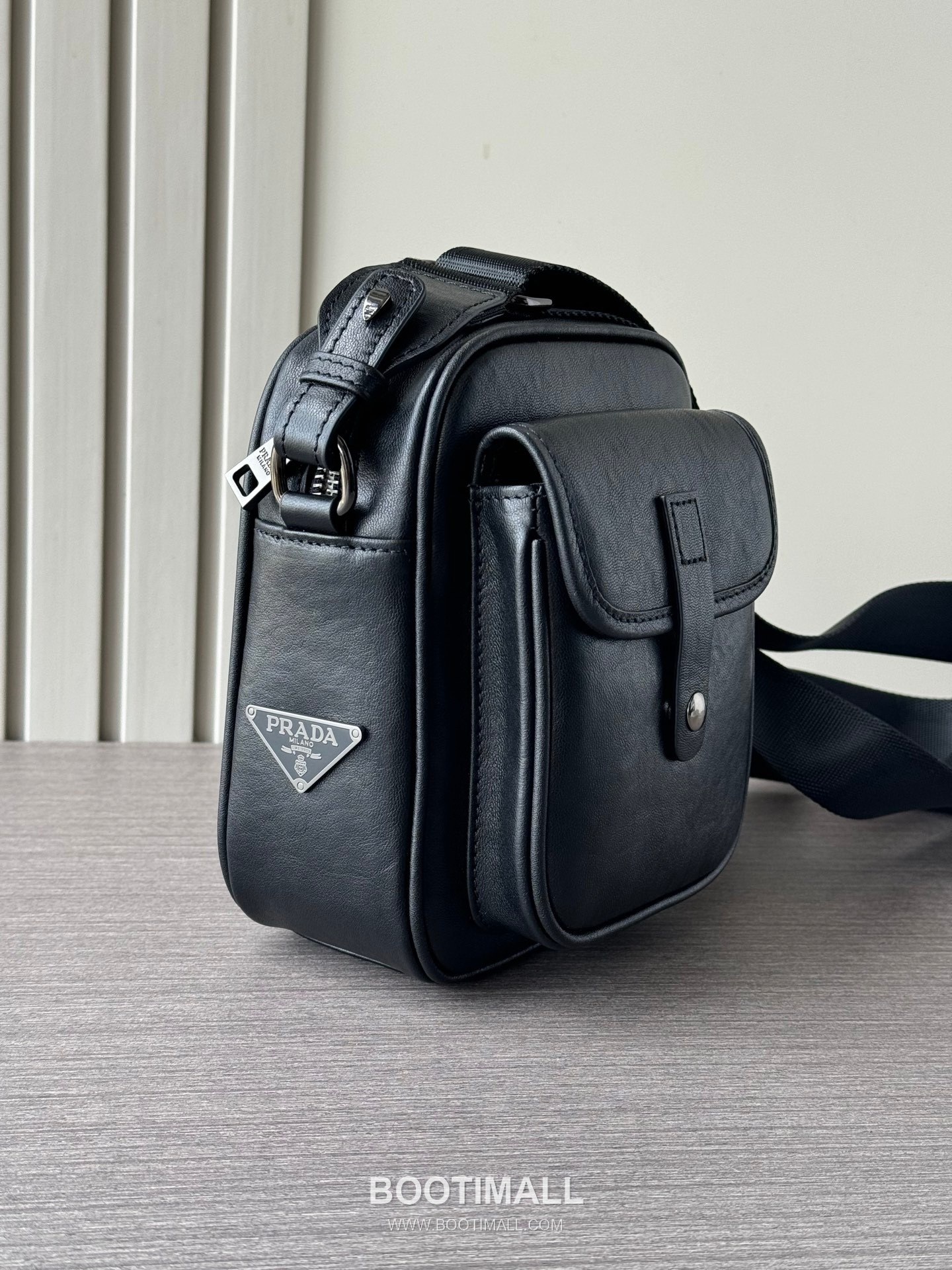 Prada 6886 Small Crossbody Vegetable-Tanned Calfskin Black Bag 프라다 6886 스몰 크로스백 베지터블 탠드 카프스킨 블랙 19cm 4