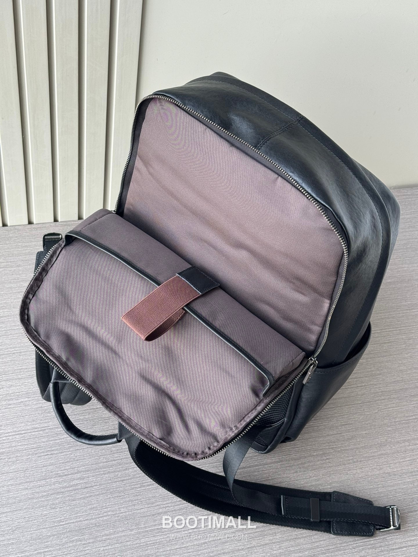 Prada 7211-3 Multi-Compartment Backpack Vegetable-Tanned Calfskin Black 프라다 7211-3 멀티 수납 백팩 베지터블 태닝 카프스킨 블랙 43cm 8