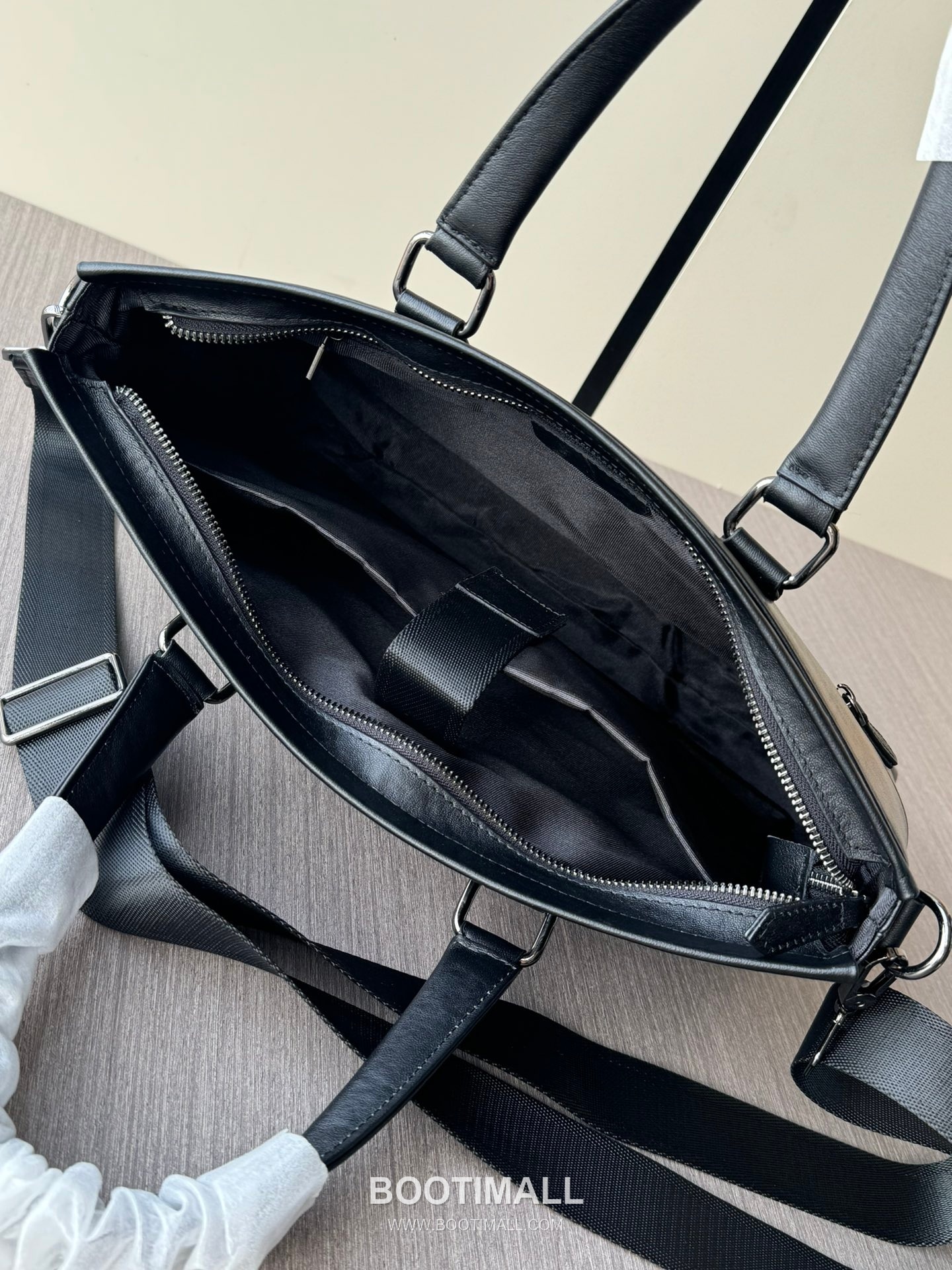 Prada 9942-1A Calfskin Briefcase Vegetable-Tanned Black 프라다 9942-1A 카프스킨 브리프케이스 베지터블 탠드 블랙 39cm 9