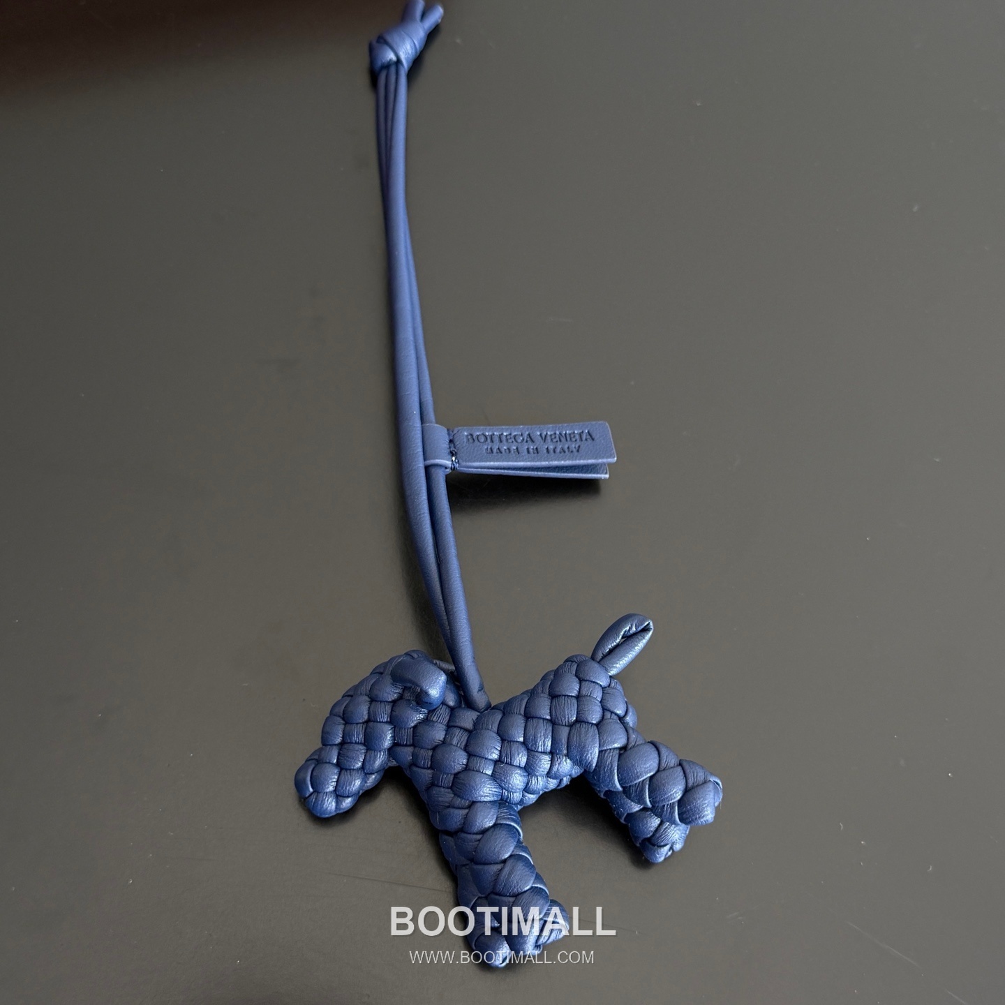 Bottega Veneta Intrecciato Dog Charm Leather Bag 보테가 베네타 인트레치아토 도그 참 가죽 백참 7.5×7×3cm 9