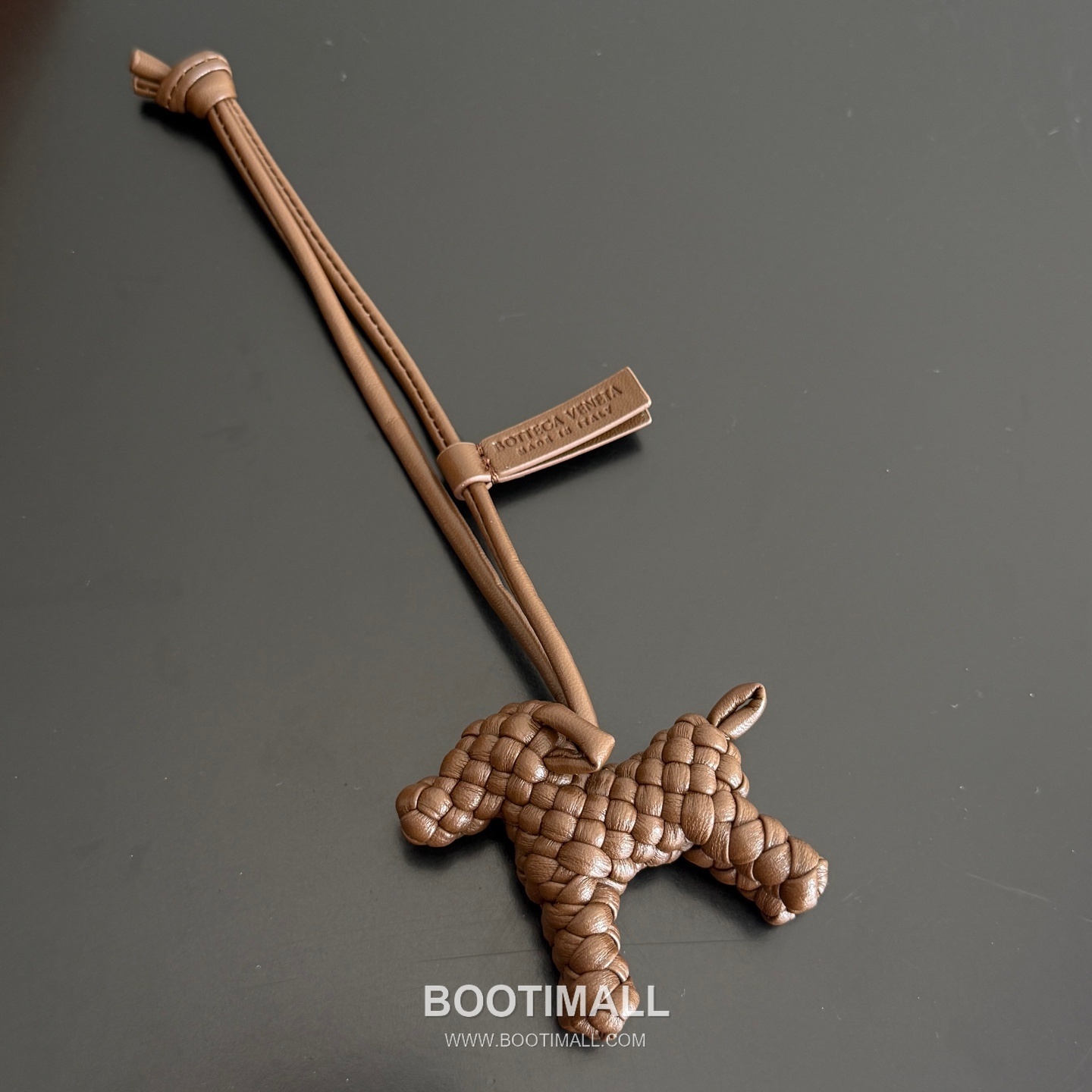 Bottega Veneta Intrecciato Dog Charm Leather Bag 보테가 베네타 인트레치아토 도그 참 가죽 백참 7.5cm 9