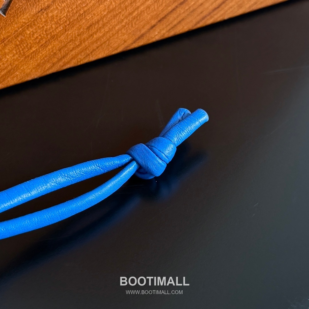 Bottega Veneta Intrecciato Dog Charm Leather Bag 보테가 베네타 인트레치아토 도그 참 가죽 백참 11