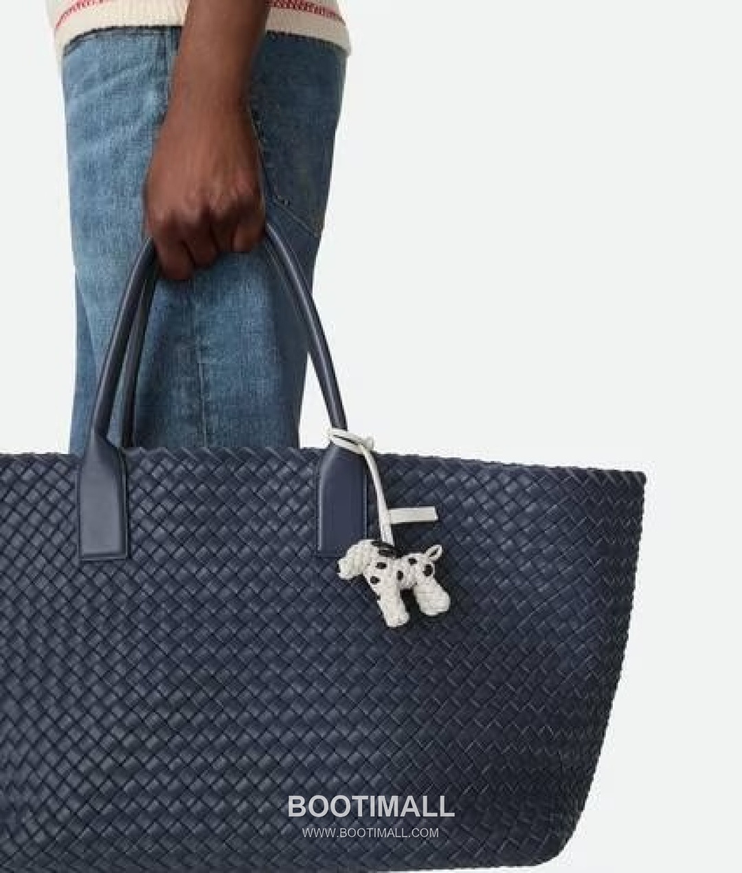 Bottega Veneta Intrecciato Dog Charm Leather Bag 보테가 베네타 인트레치아토 도그 참 가죽 백참 2