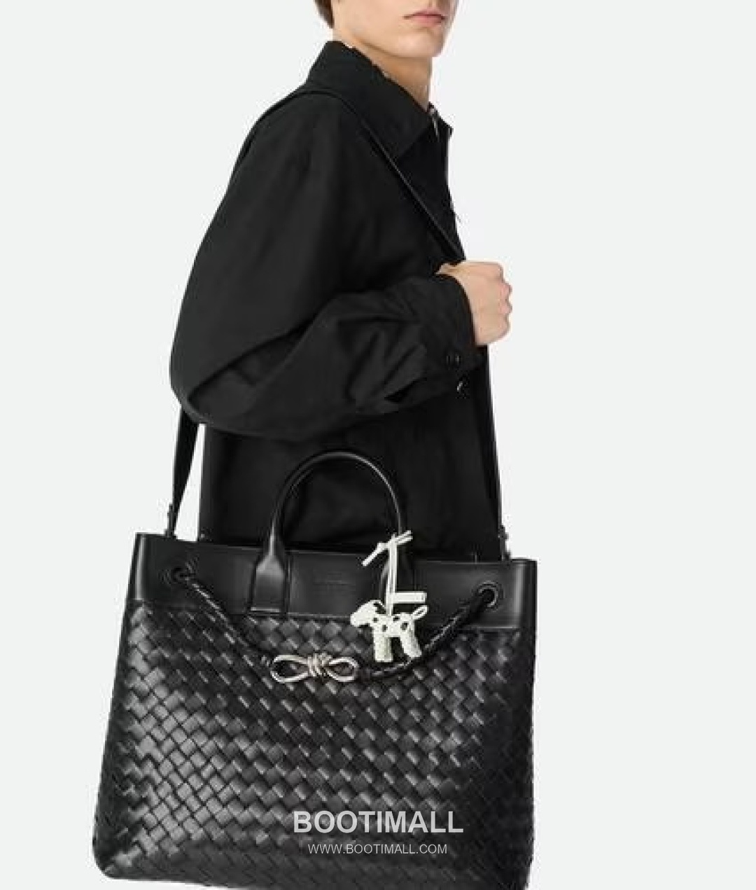 Bottega Veneta Intrecciato Dog Charm Leather Bag 보테가 베네타 인트레치아토 도그 참 가죽 백참 3