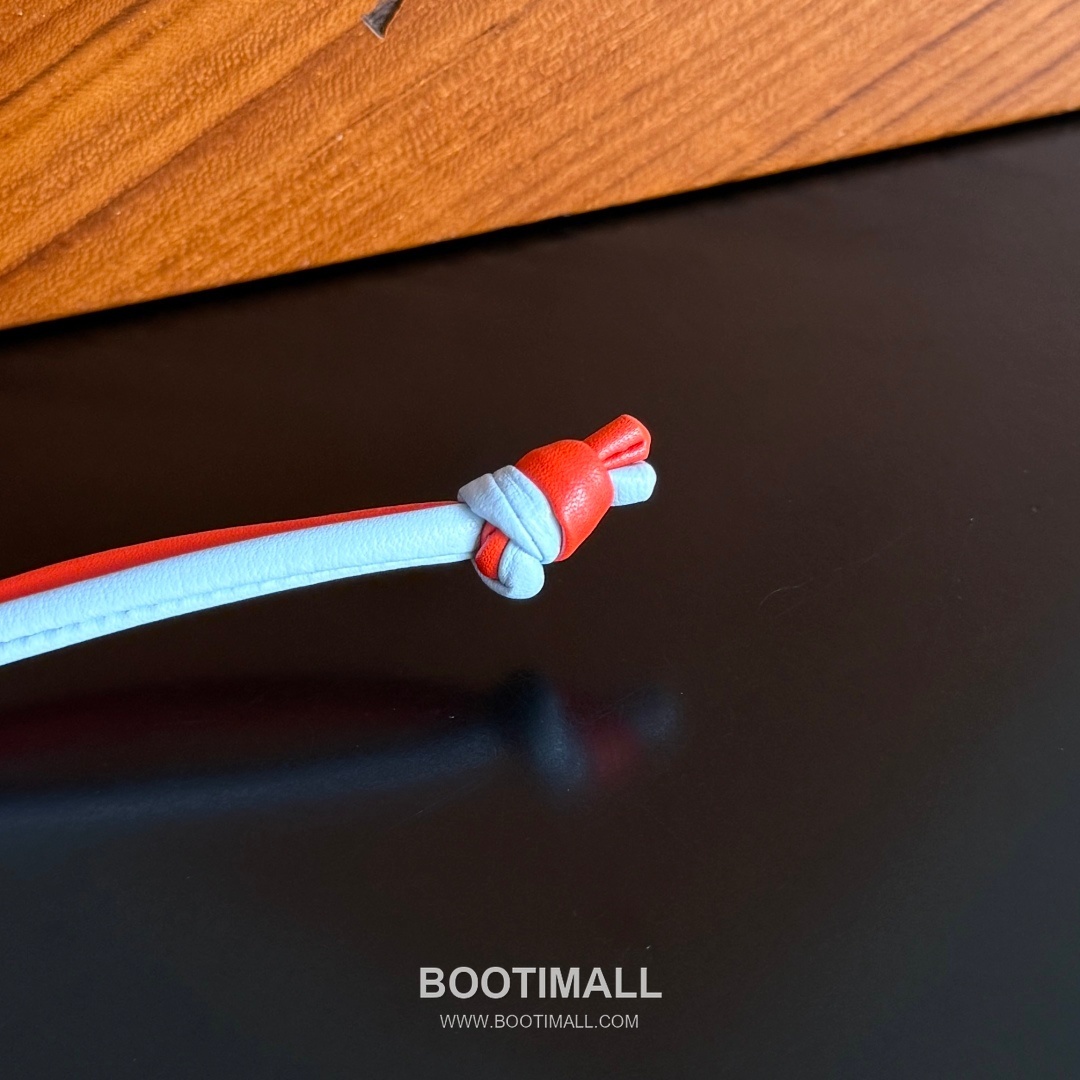 Bottega Veneta Intrecciato Dog Charm Leather Bag 보테가 베네타 인트레치아토 도그 참 가죽 백참 13