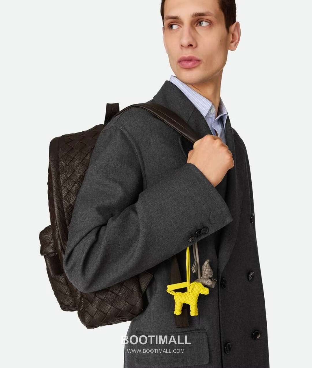 Bottega Veneta Intrecciato Dog Charm Leather Bag 보테가 베네타 인트레치아토 도그 참 가죽 백참 2