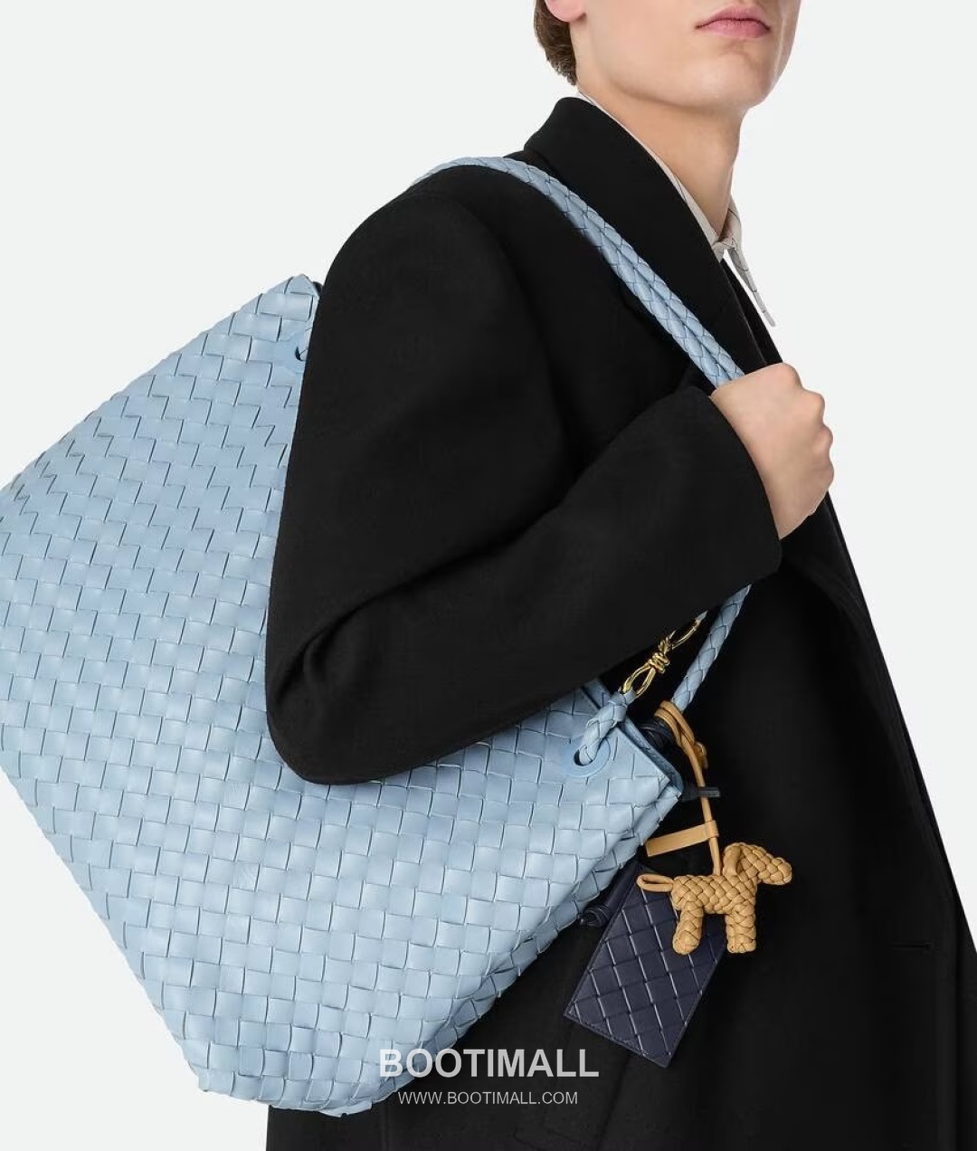 Bottega Veneta Intrecciato Dog Charm Leather Bag 보테가 베네타 인트레치아토 도그 참 가죽 백참 3